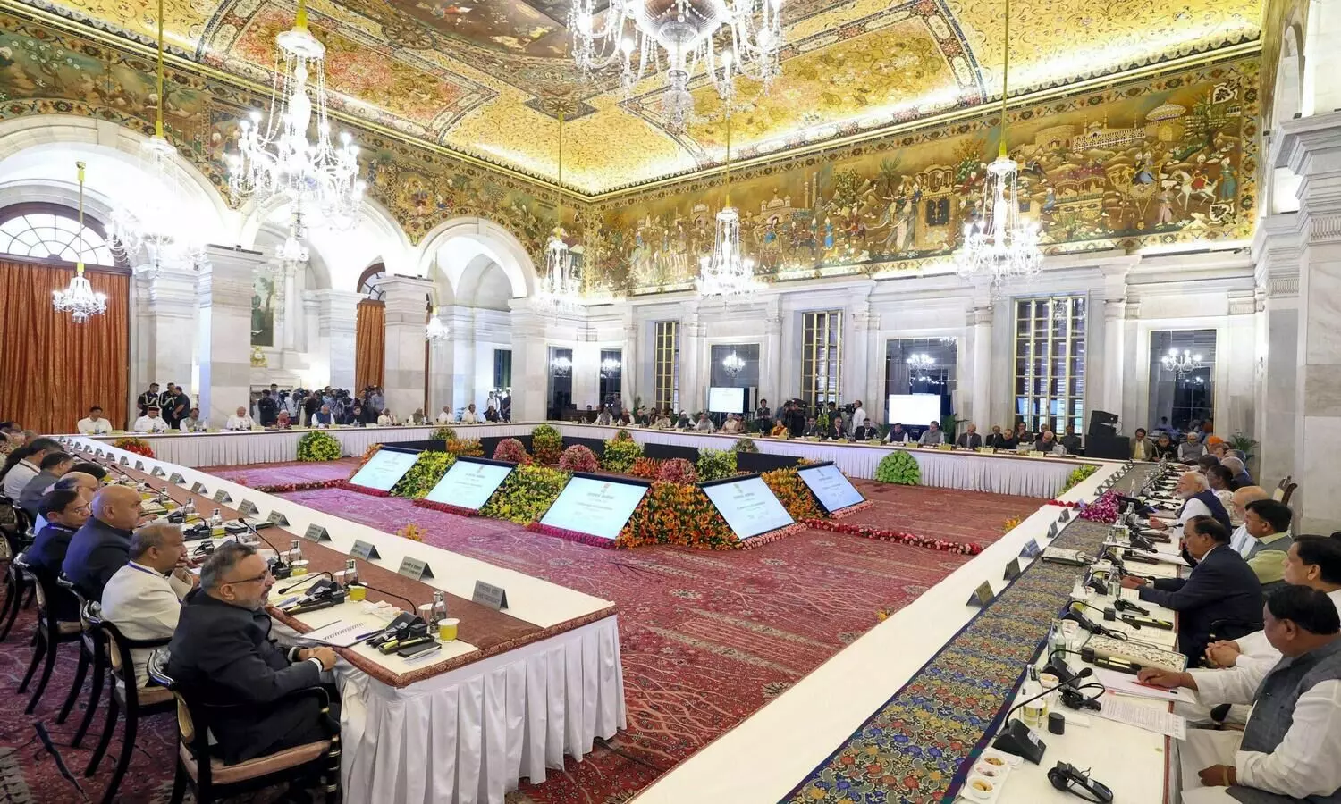 PM urges governors to be an effective bridge between Centre-state