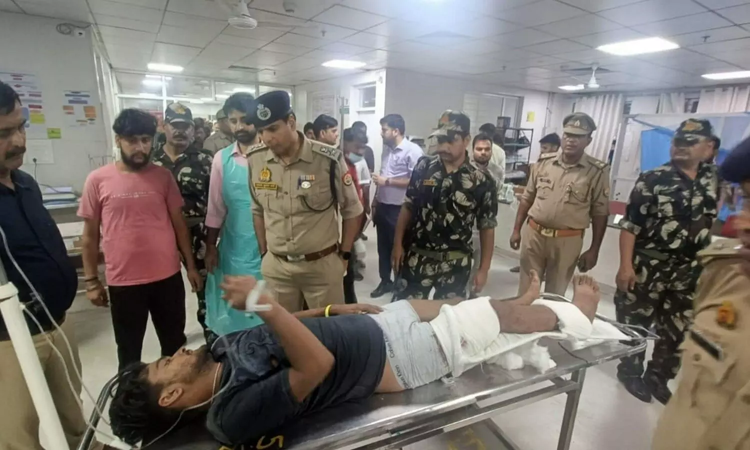 7 killed, 25 injured in bus-car collision on highway in UPs Etawah