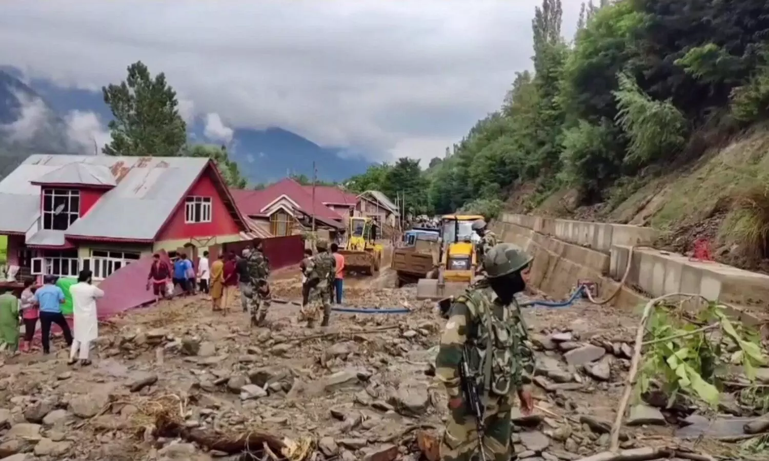 Cloudburst in J-K; Srinagar-Leh highway closed