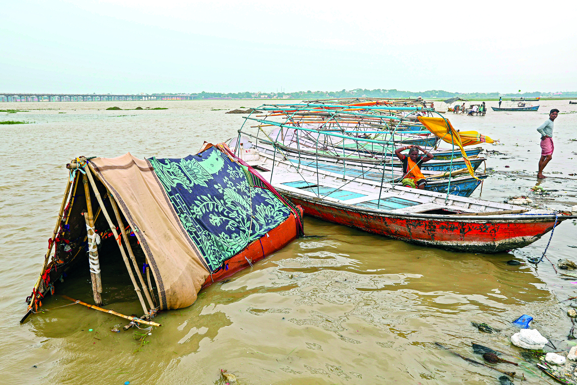 Rivers swell, dams overflow as   heavy rains lash several states