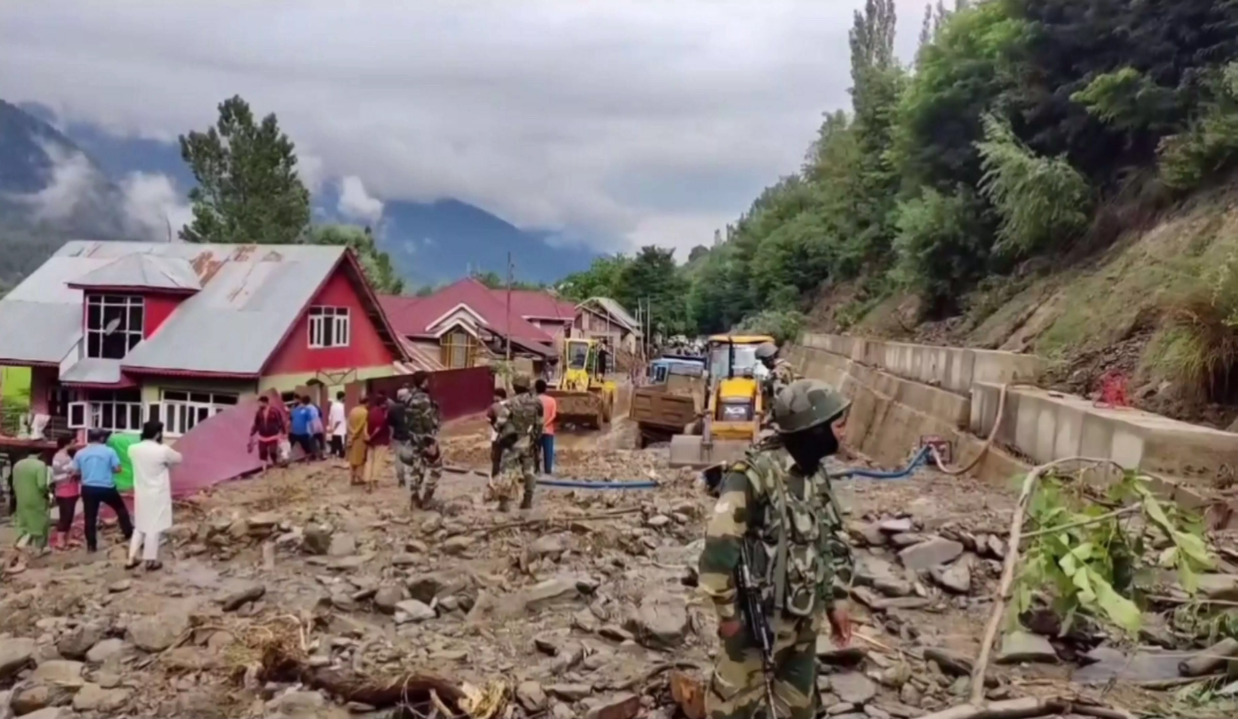 Cloudburst in J-K; Srinagar-Leh highway closed