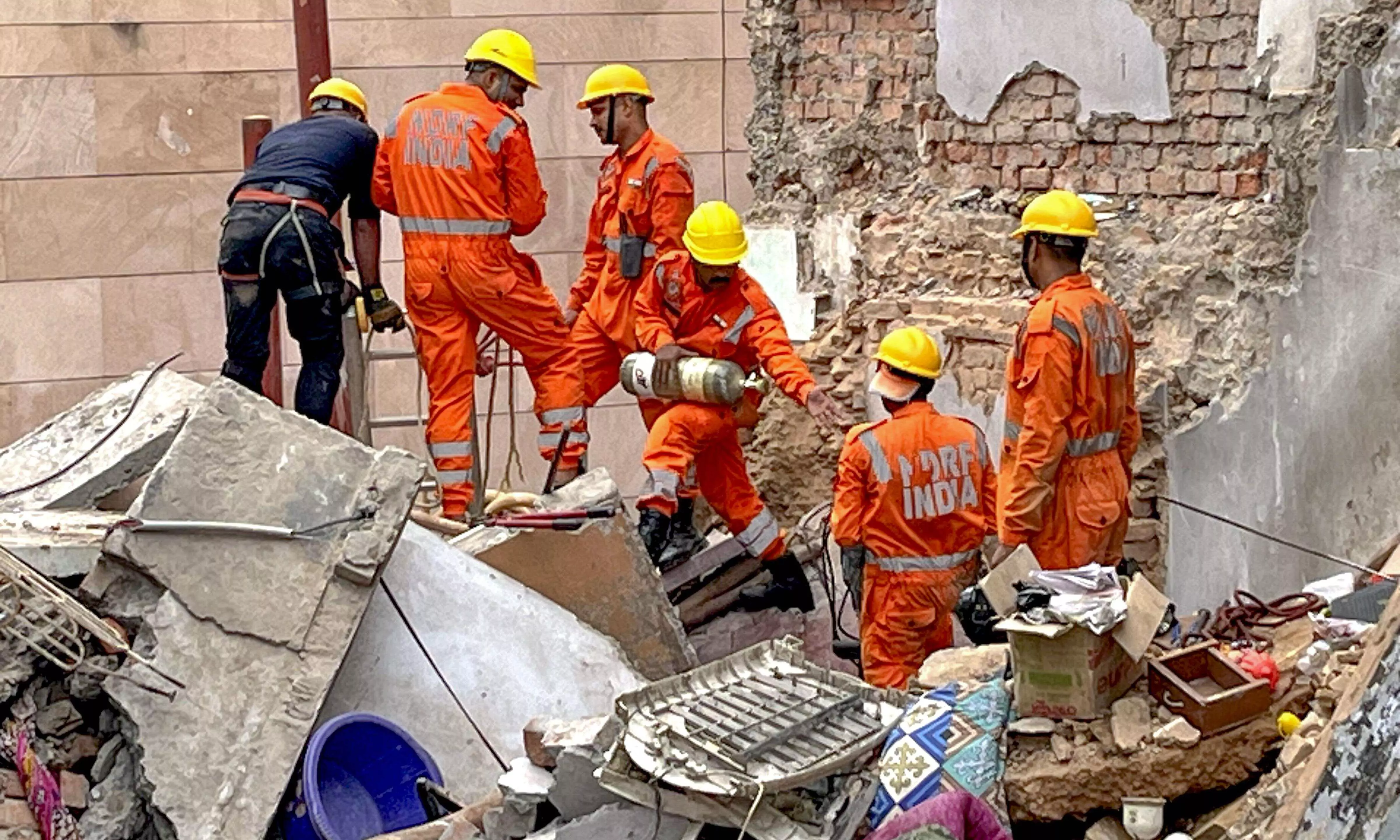 Houses collapse in Varanasi; one dead, several injured