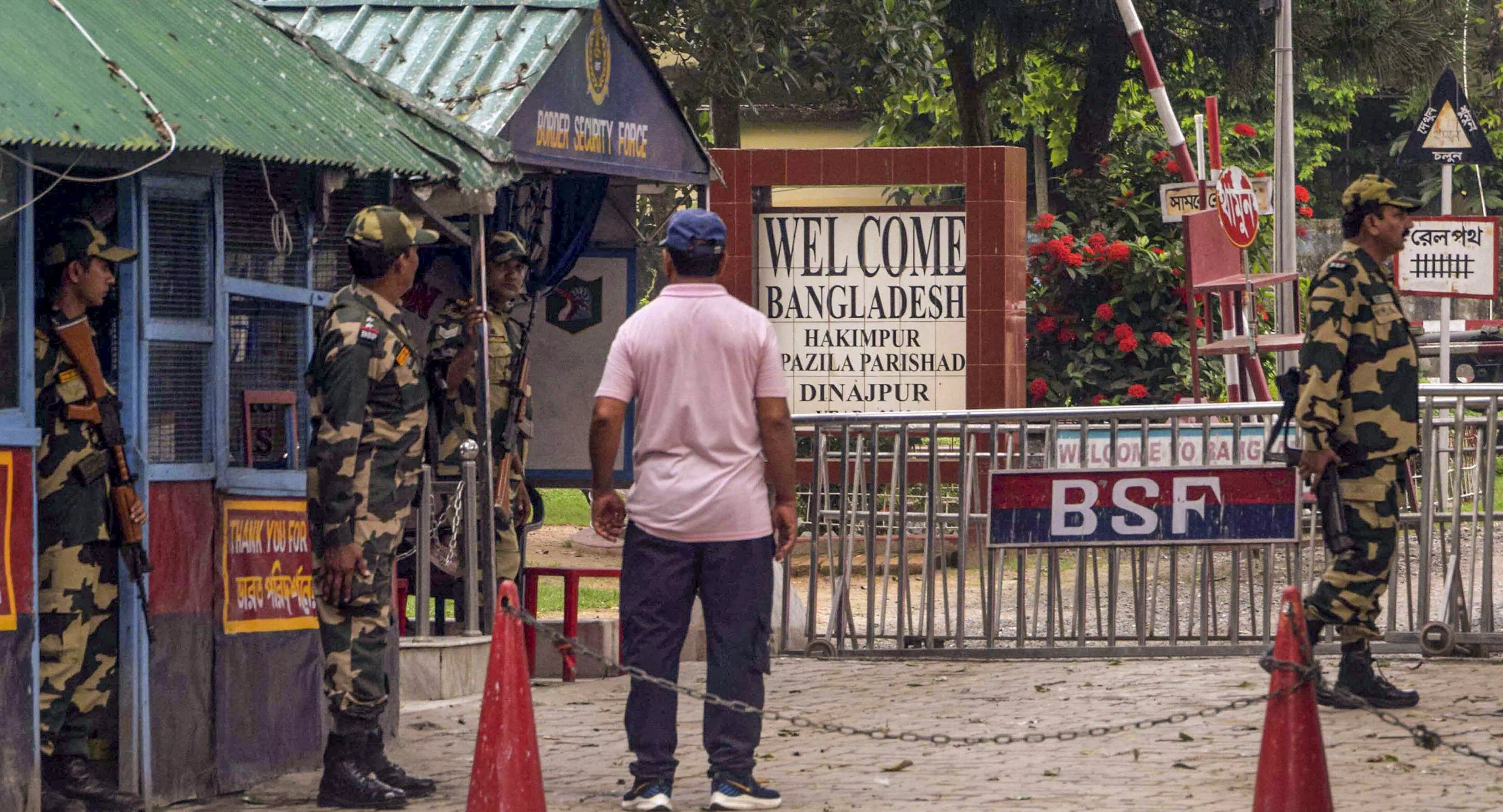 Bangladesh: BSF DG meets people of border villagers Bangladesh: BSF DG meets people of border villagers