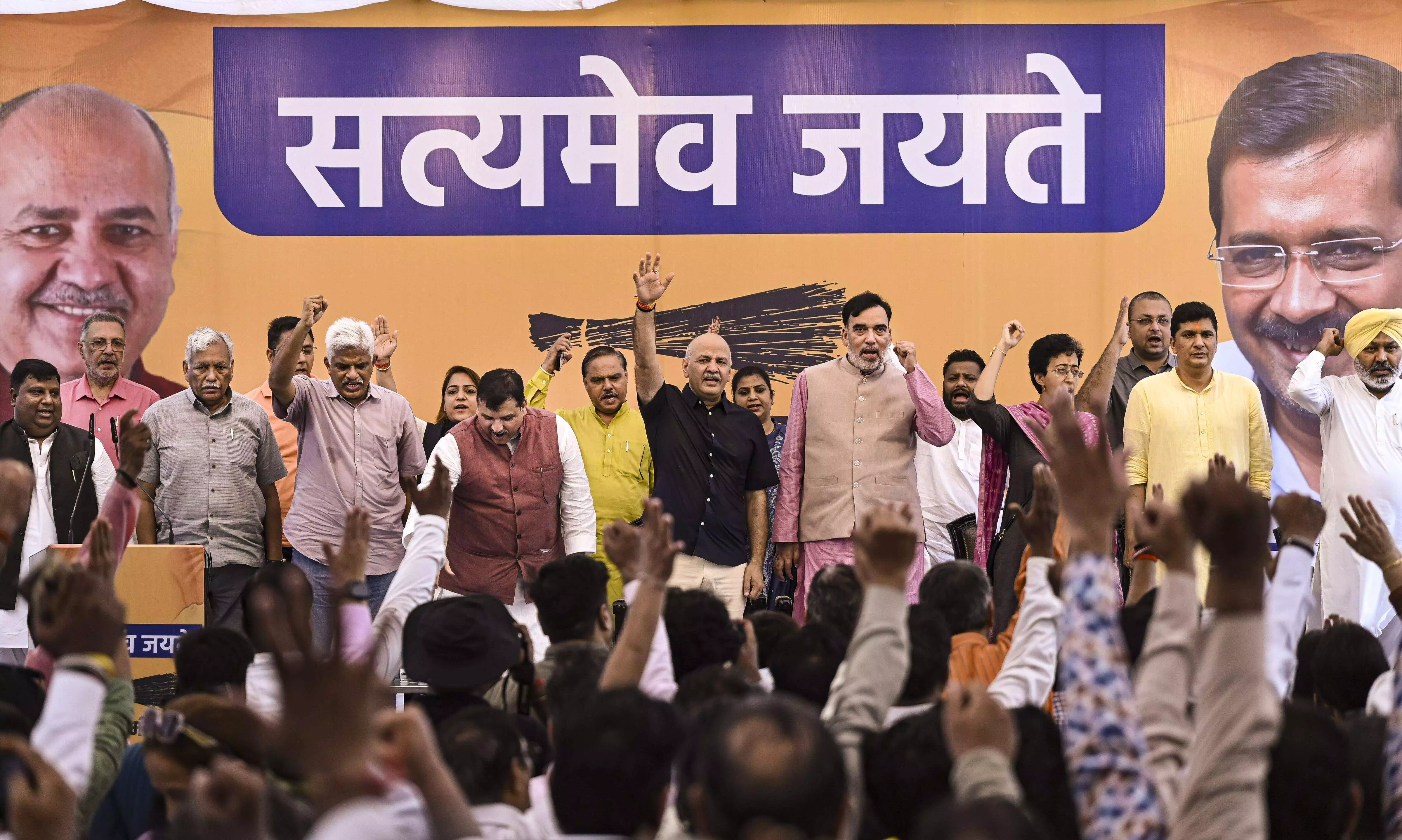 Sisodia calls upon people to fight against dictatorship in country