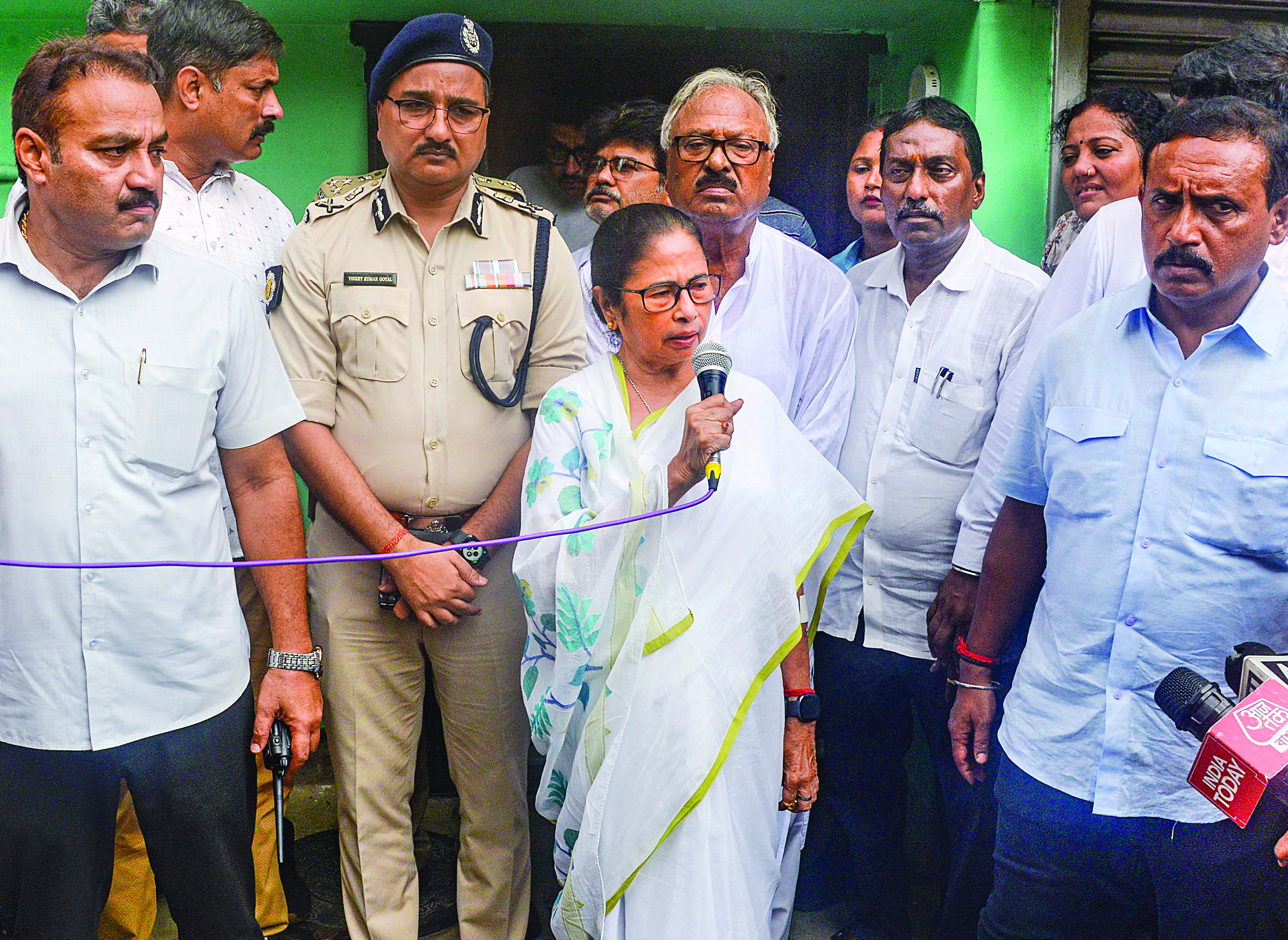 If Kolkata Police can’t crack RG Kar case by Sunday, will give it to CBI: Mamata If Kolkata Police can’t crack RG Kar case by Sunday, will give it to CBI: Mamata