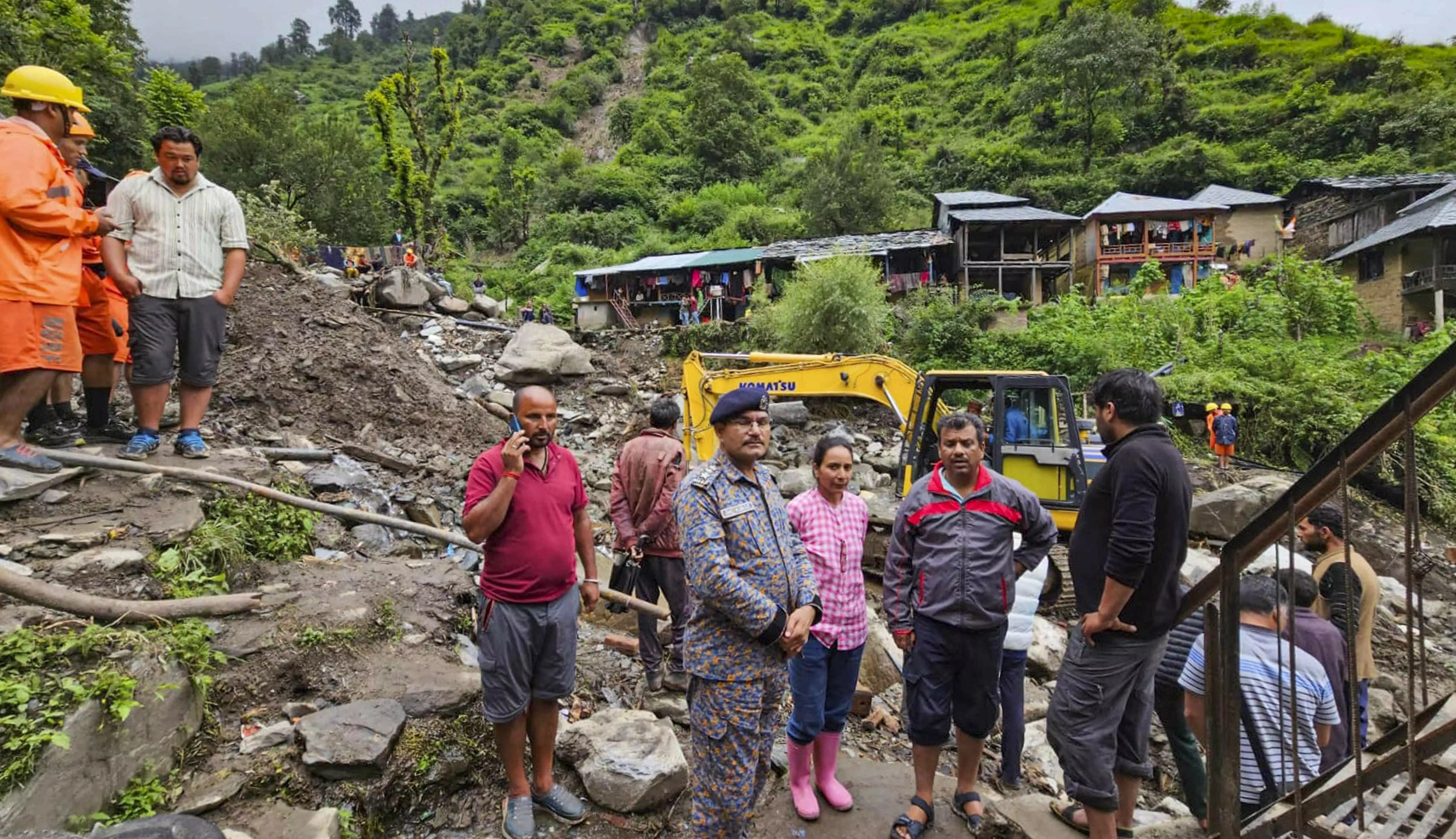 Search mission continues in landslide-hit Wayanad; special drive held to retrieve documents