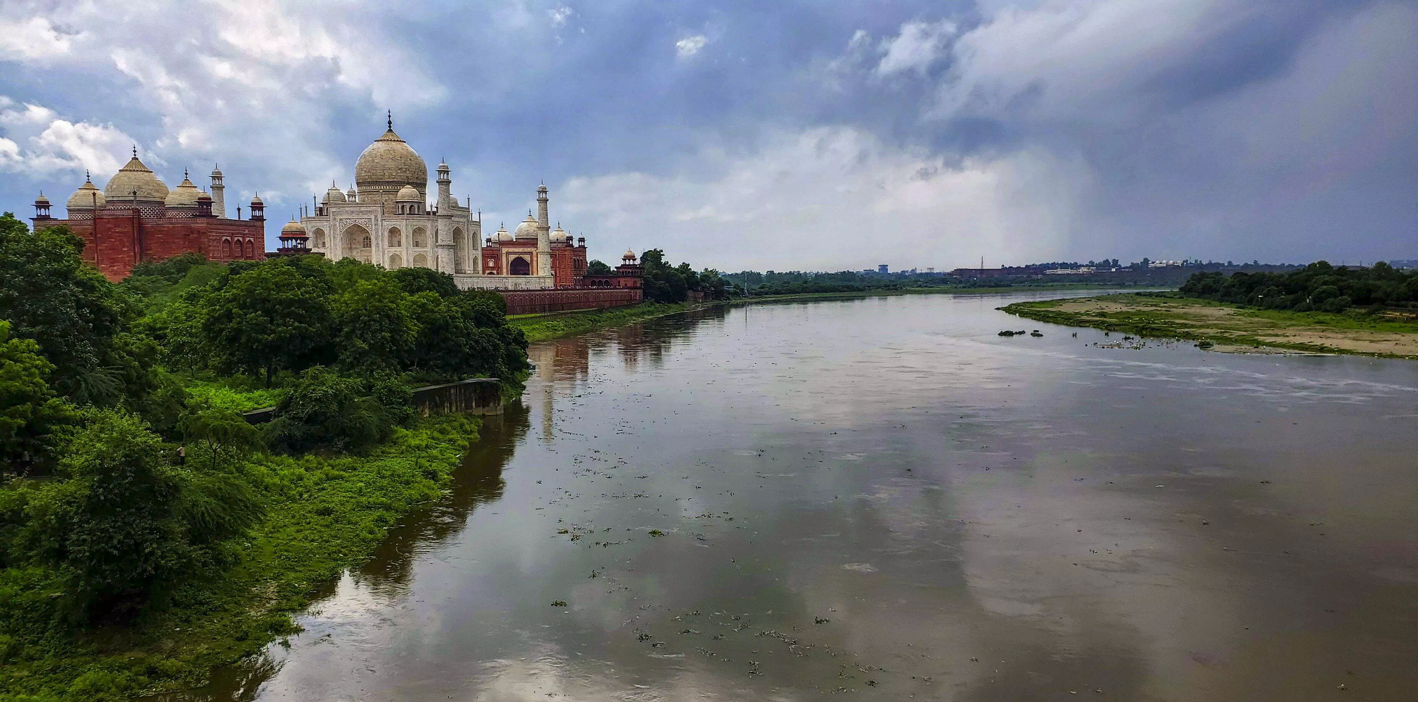 Yamunas water level rising in Delhi, preparations in place to deal with floods: Minister Yamunas water level rising in Delhi, preparations in place to deal with floods: Minister