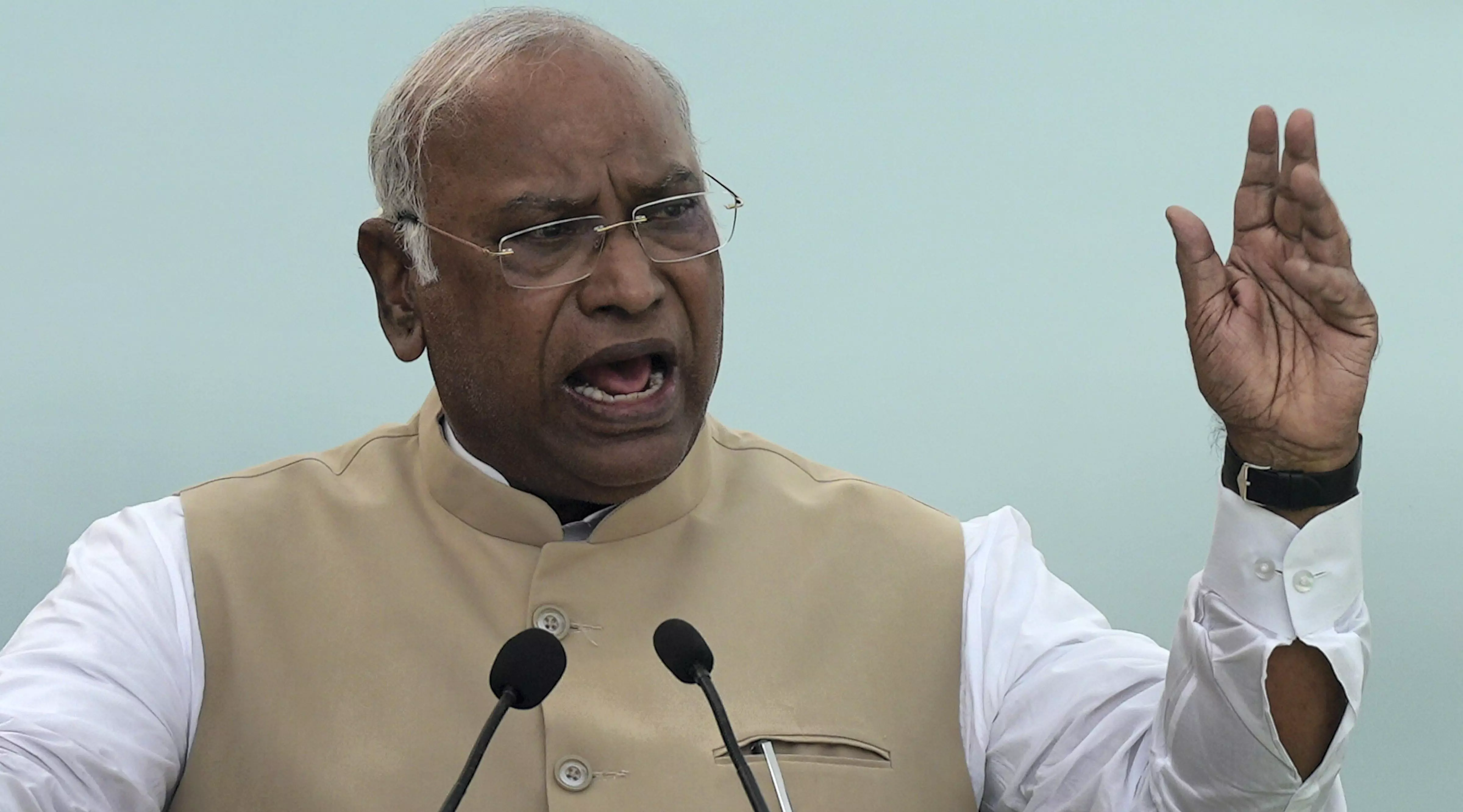 Unemployment biggest curse under Modi govt: Kharge Unemployment biggest curse under Modi govt: Kharge