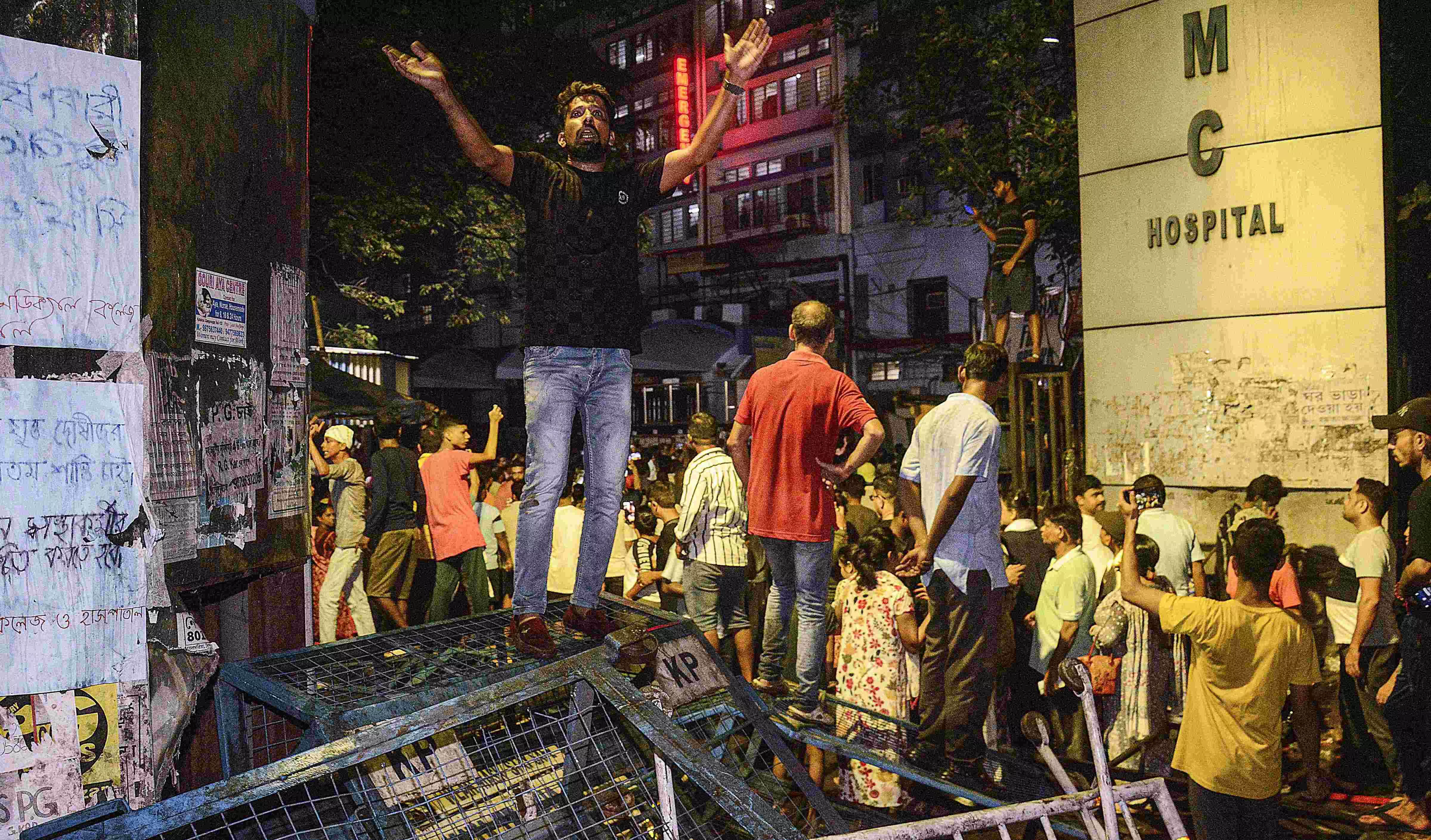 RG Kar Hospital vandalized; nurses protest, IMA calls emergency meet RG Kar Hospital vandalized; nurses protest, IMA calls emergency meet