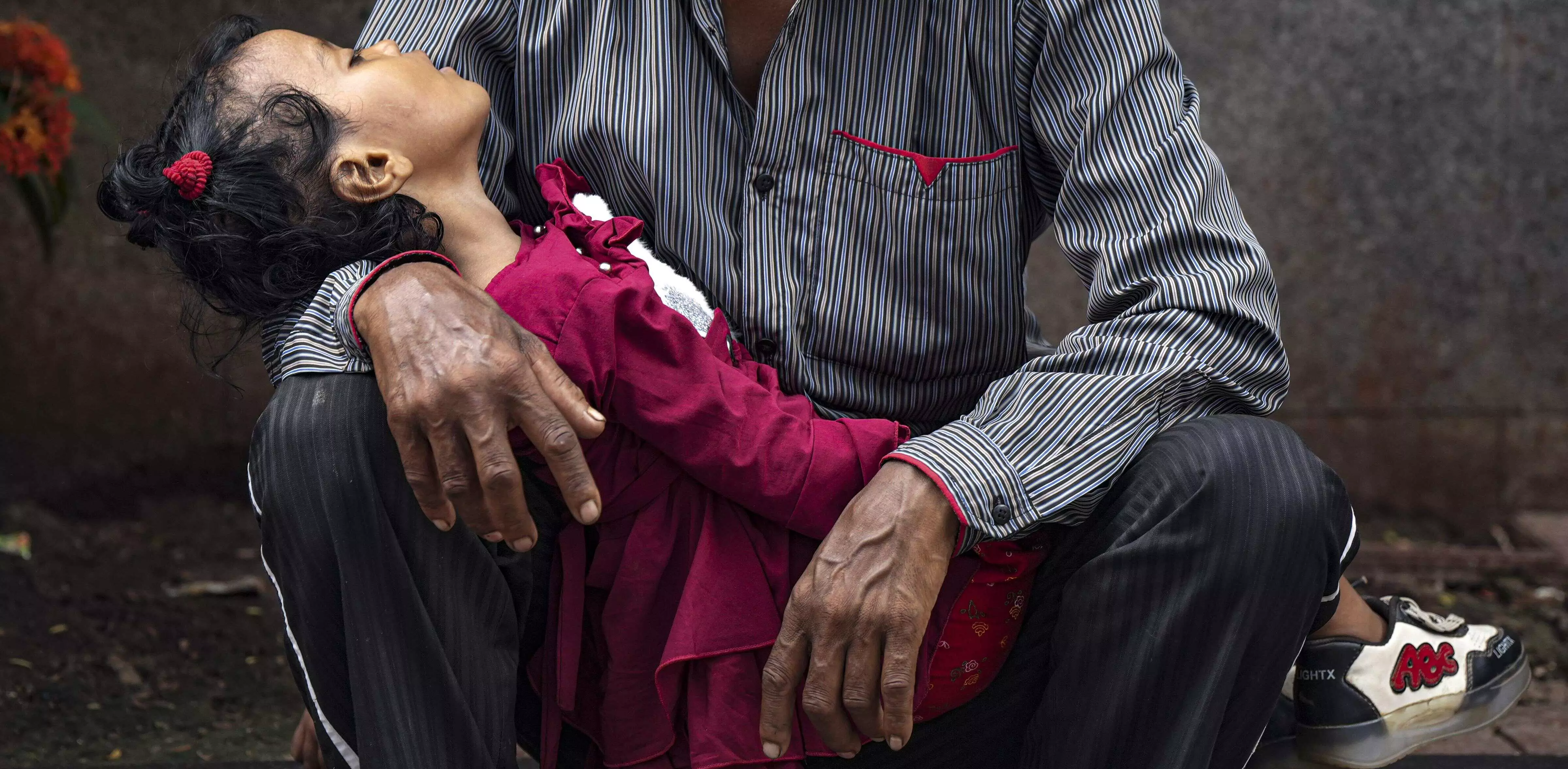 Healthcare services affected in West Bengal as doctors protest rape, murder of colleague Healthcare services affected in West Bengal as doctors protest rape, murder of colleague