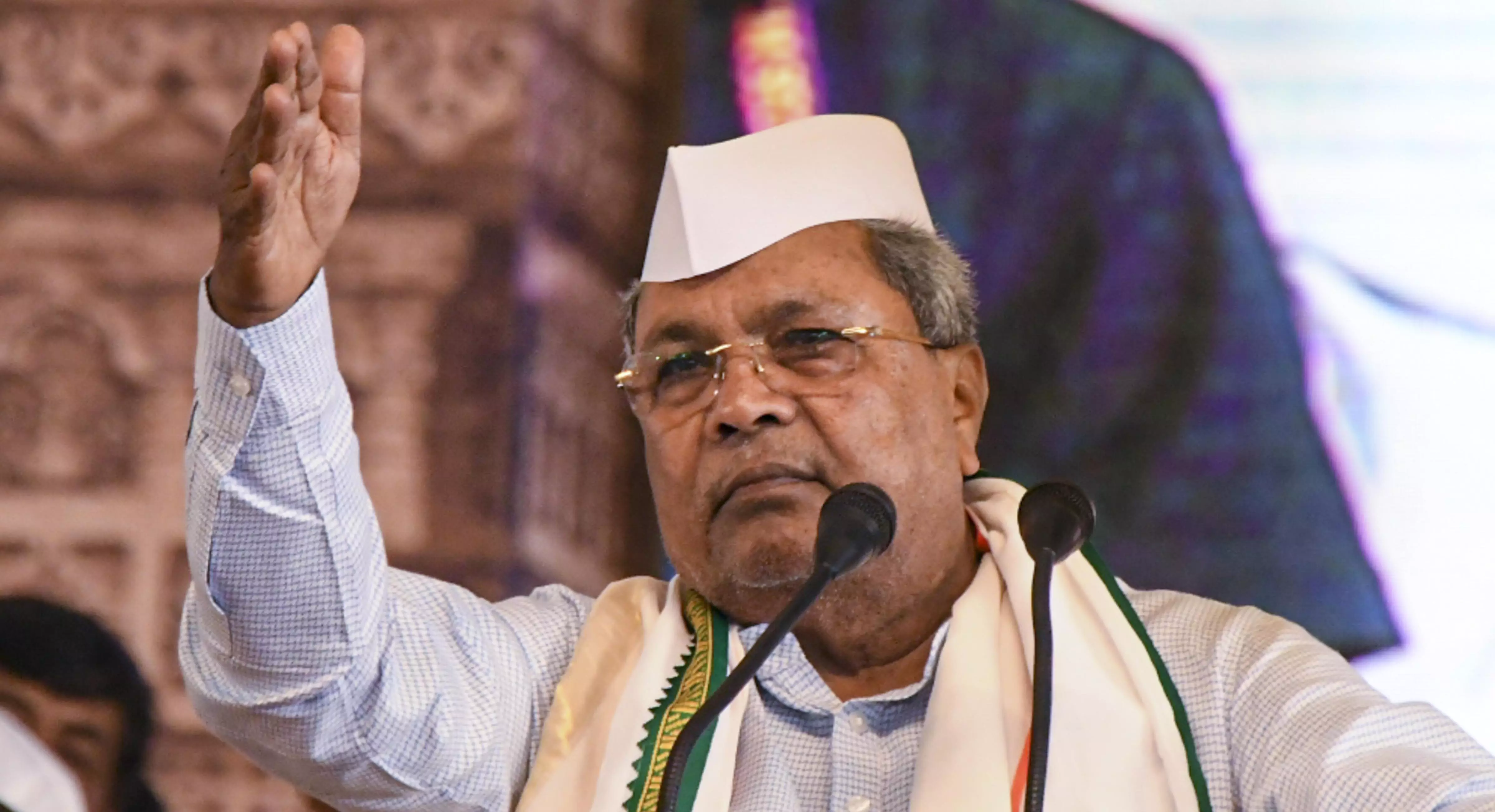 Karnataka Guv accords sanction for CMs prosecution; wont quit, asserts Siddaramaiah Karnataka Guv accords sanction for CMs prosecution; wont quit, asserts Siddaramaiah