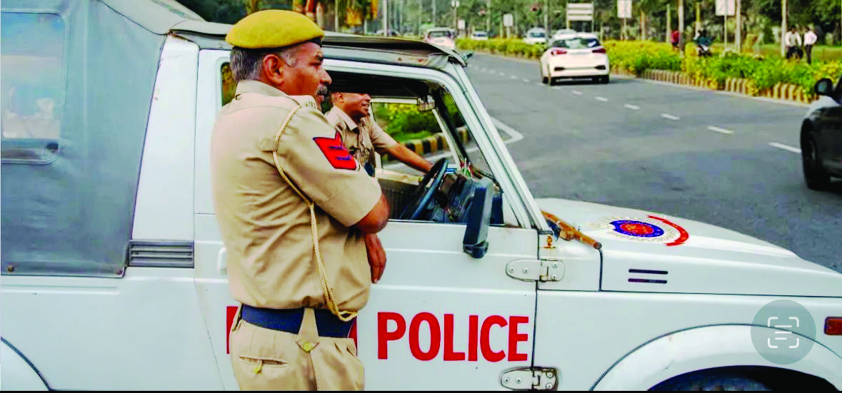 Constable injured as three minors ram stolen scooter into bike while attempting to escape