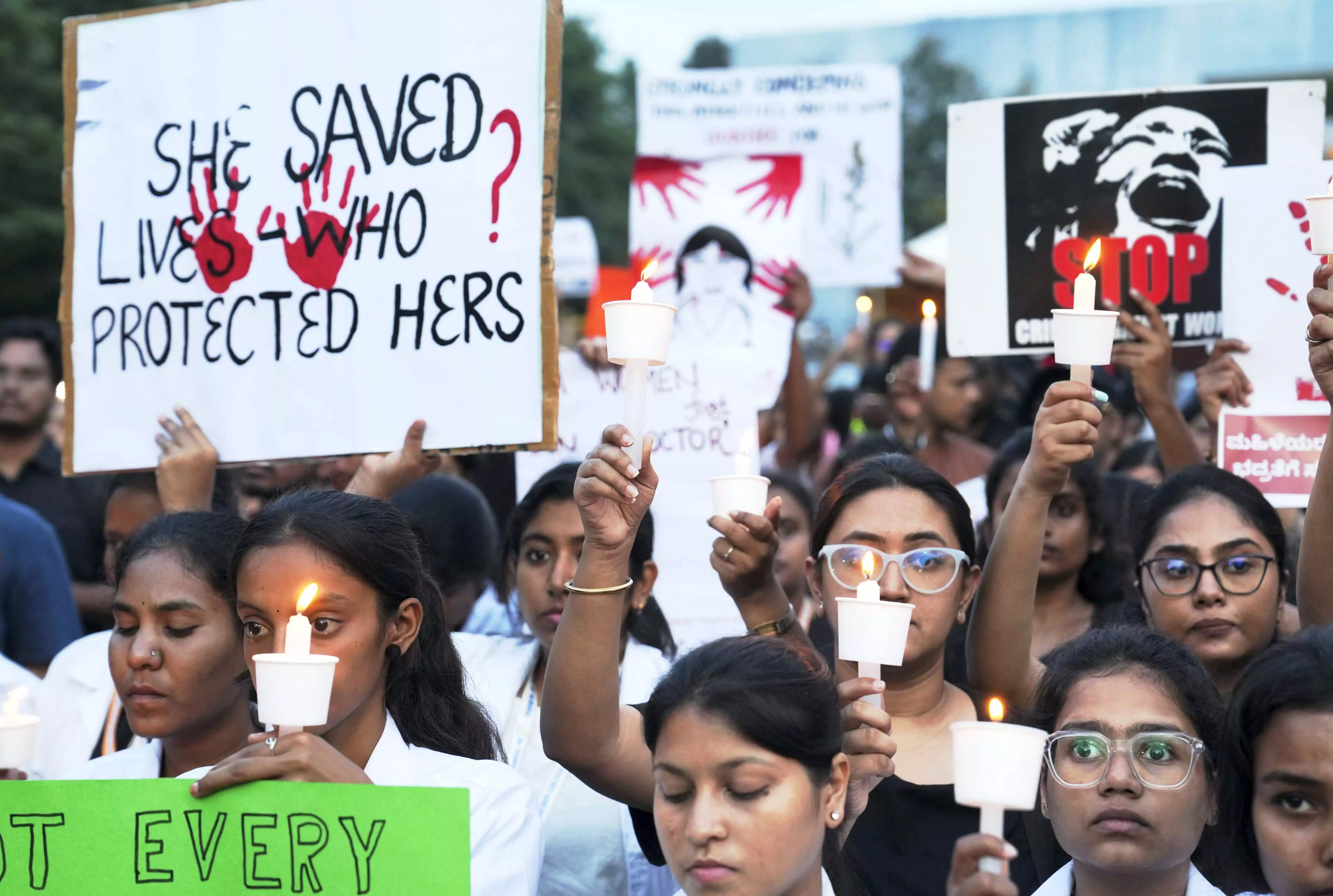 Govt asks states to provide 2-hourly situation report in wake of doctors protest Govt asks states to provide 2-hourly situation report in wake of doctors protest