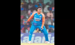 Deepti shines as London Spirit lift maiden women’s Hundred title Deepti shines as London Spirit lift maiden women’s Hundred title