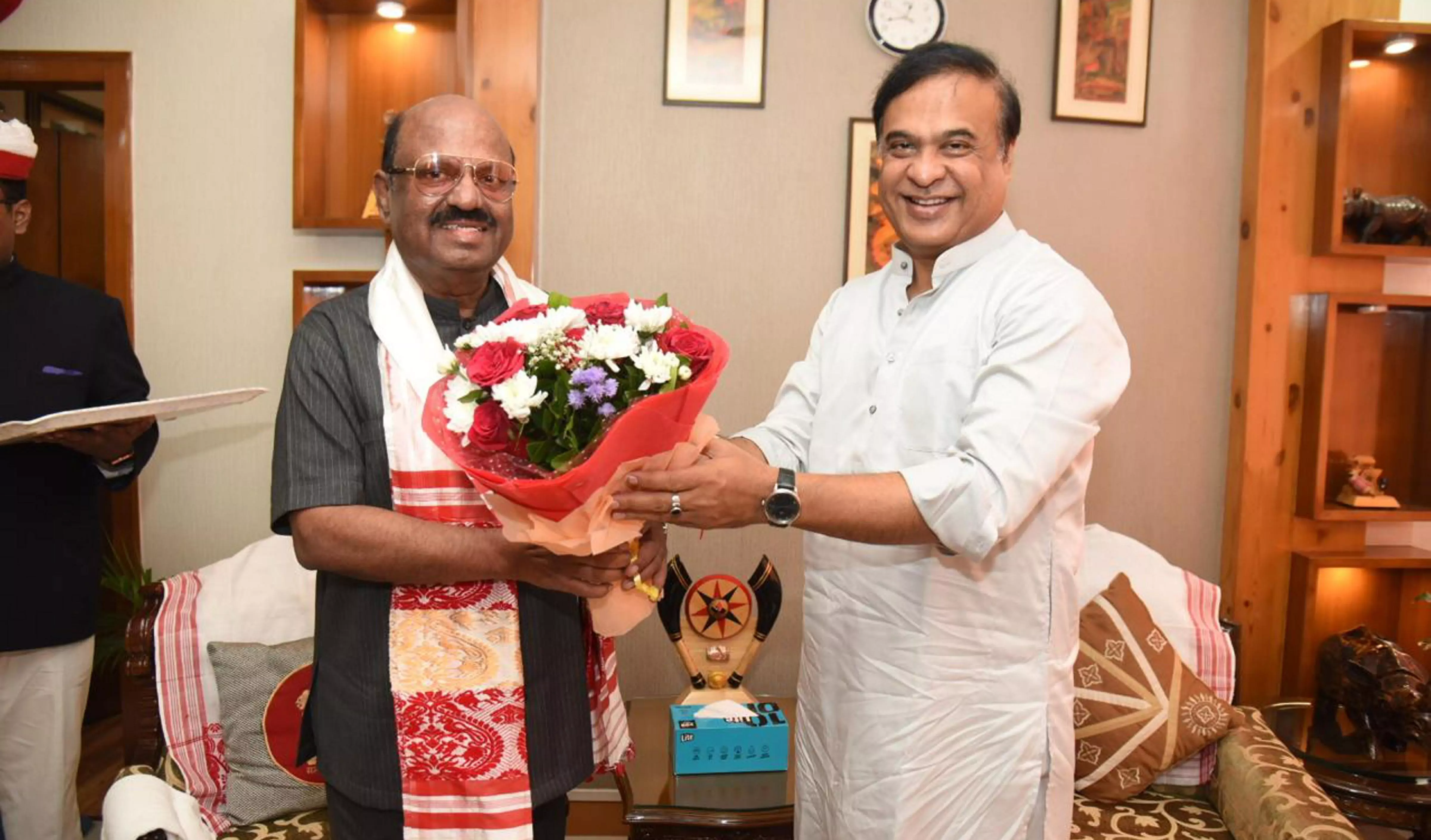 Himanta meets West Bengal governor, lauds him for defending Constitution