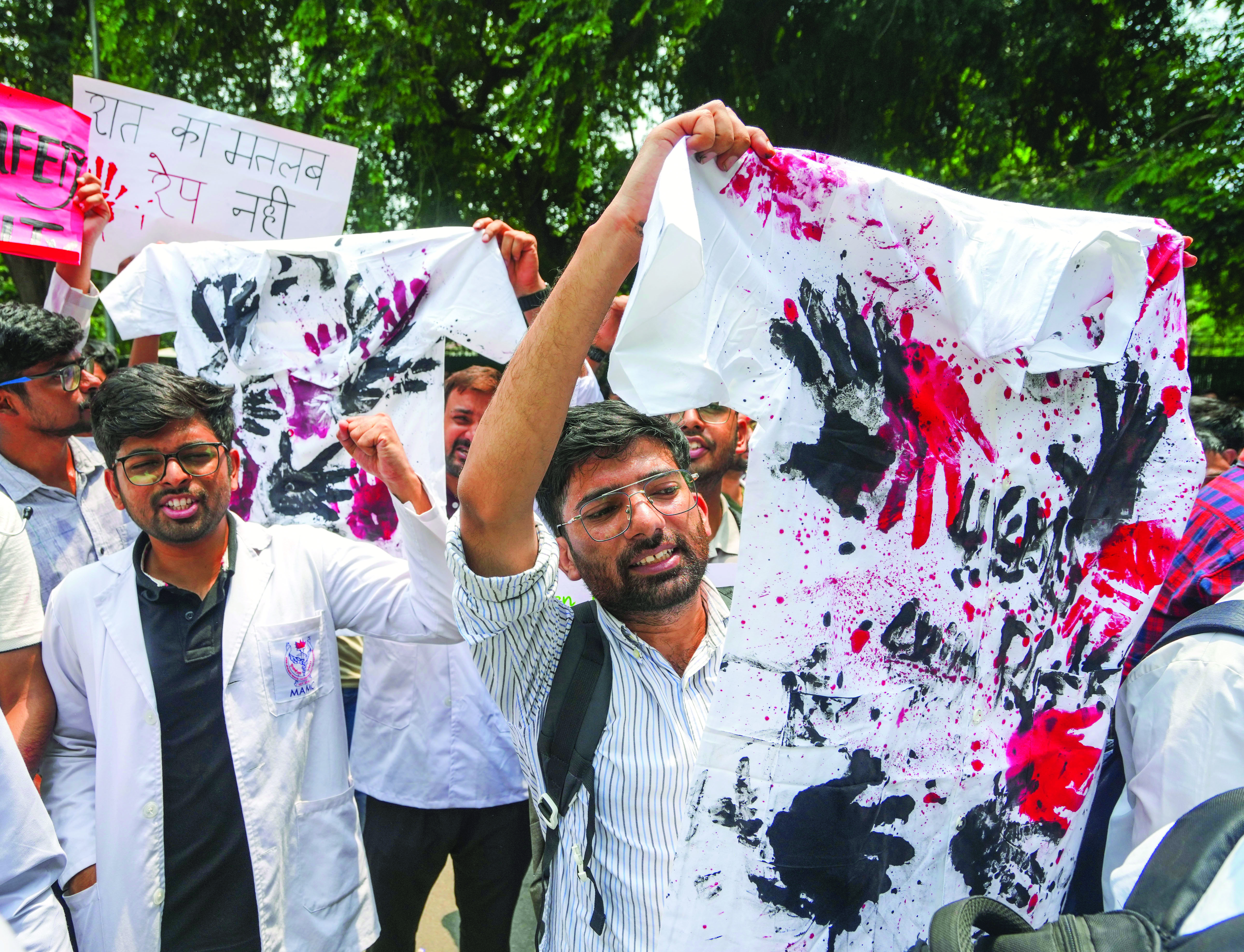 Doctors protest at Jantar Mantar, demand better workplace safety
