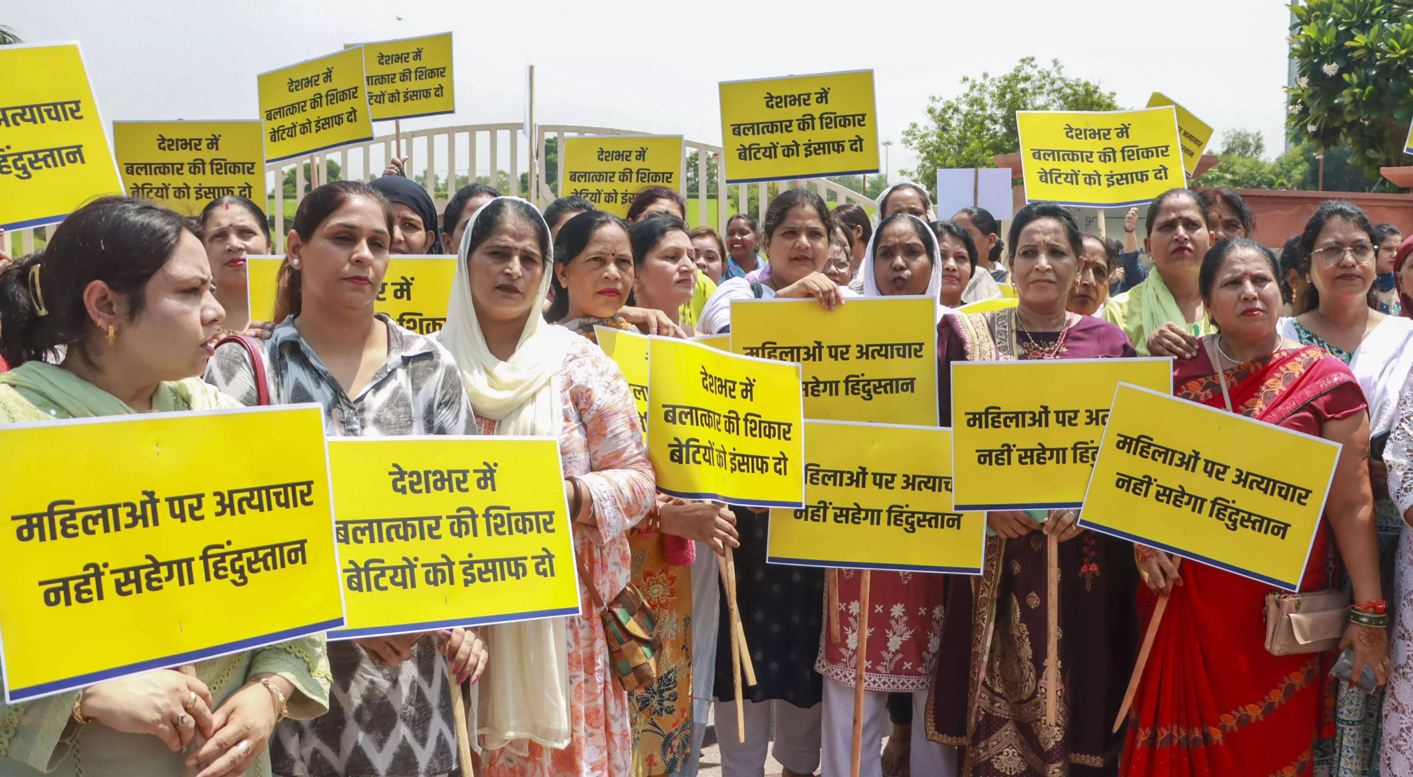 AAPs womens wing protests at Rajghat demanding justice in Kolkata doc rape-murder case AAPs womens wing protests at Rajghat demanding justice in Kolkata doc rape-murder case