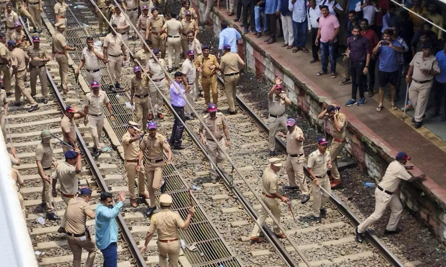 Badlapur sexual assault: Son falsely implicated, claim parents of accused