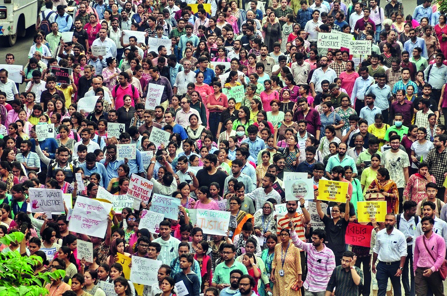 RG Kar doctors to ‘continue cease work at OPDs’ RG Kar doctors to ‘continue cease work at OPDs’