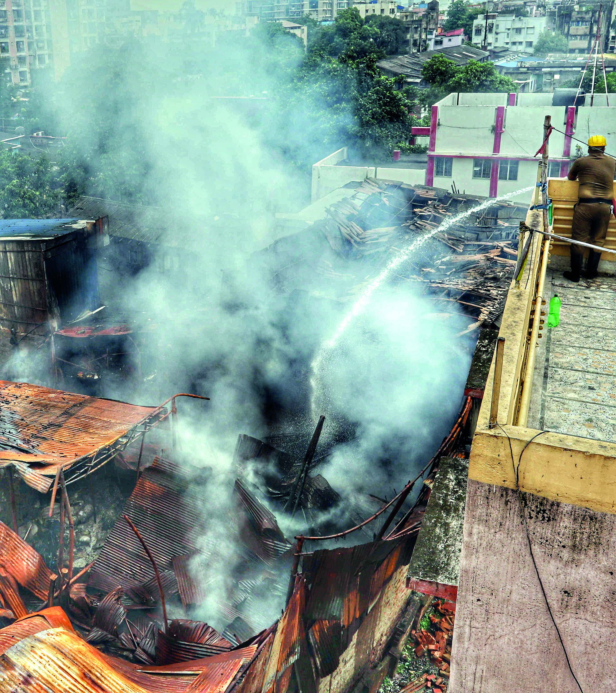 Kankurgachi: Five warehouses gutted