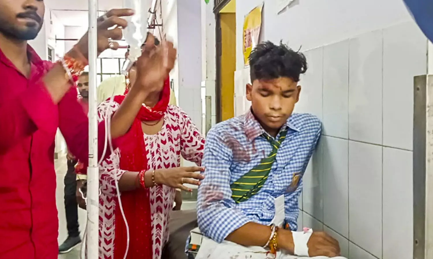 40 children injured after UP school balcony collapses