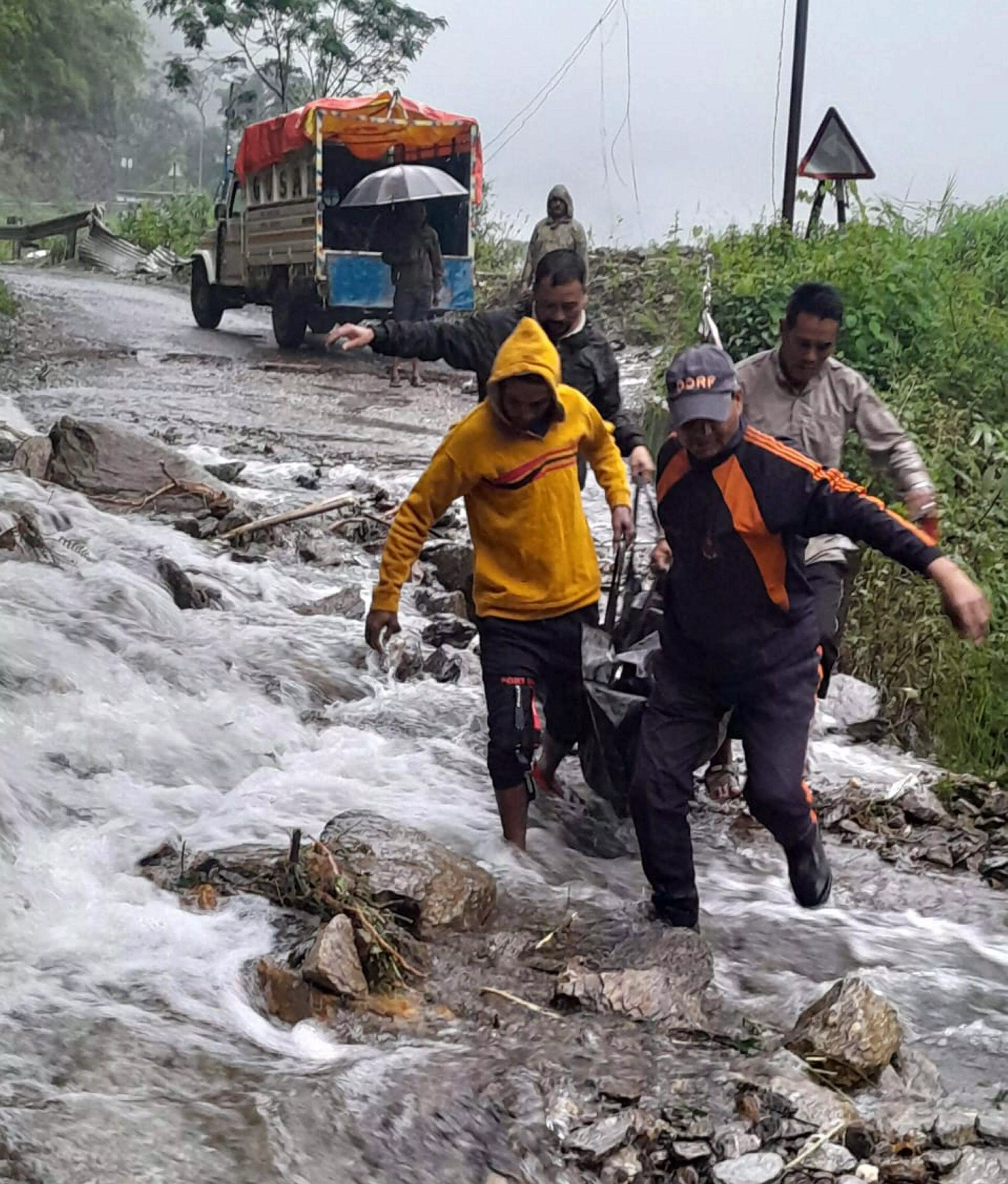 Heavy rain lashes Ukhand: Four Nepalese killed, one swept away in Ganga Heavy rain lashes Ukhand: Four Nepalese killed, one swept away in Ganga