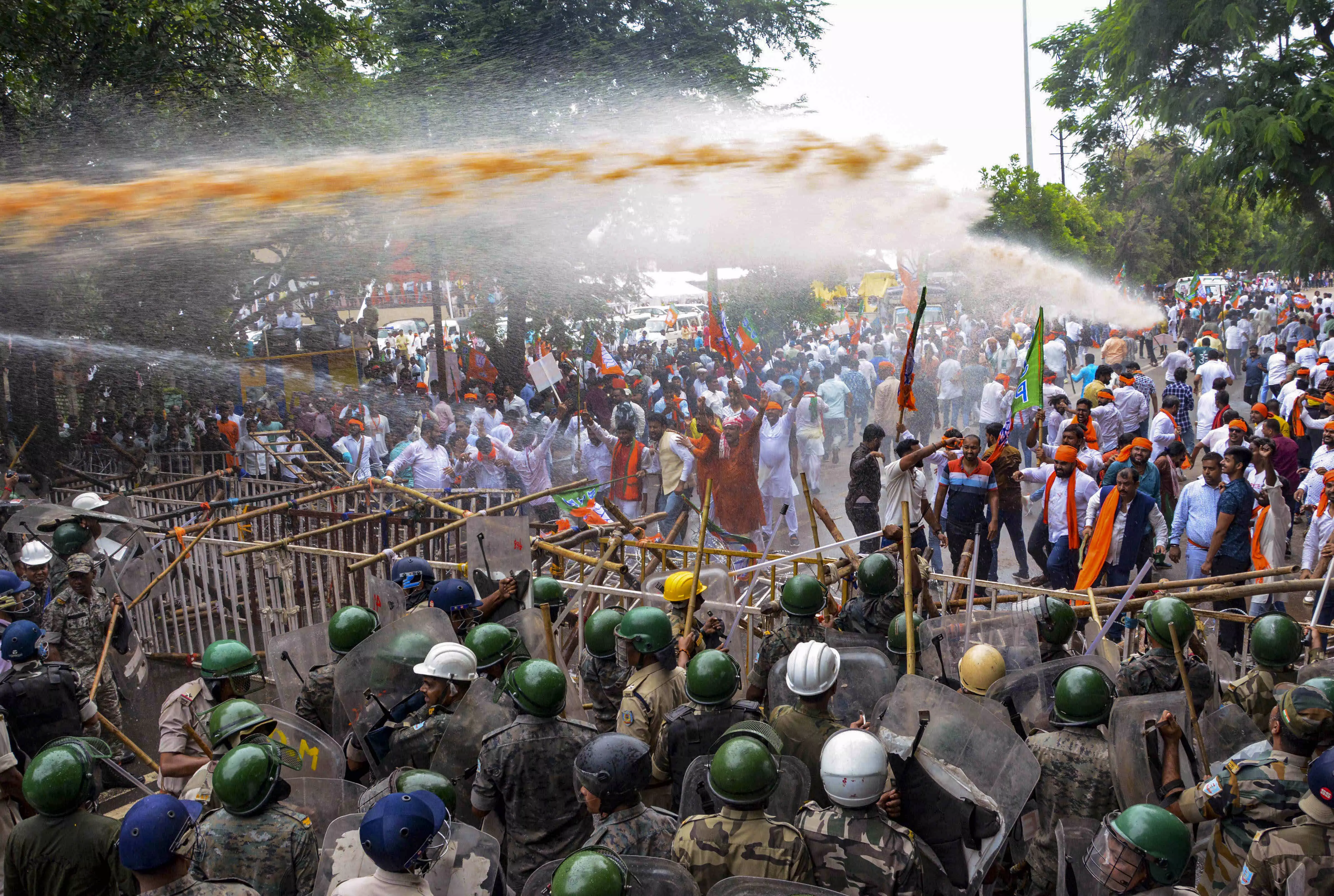 BJYM workers clash with police in Ranchi rally, several injured BJYM workers clash with police in Ranchi rally, several injured