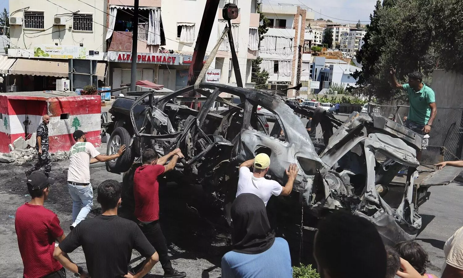 Israel and Hezbollah trade heavy fire before pulling back, jolting a region braced for war