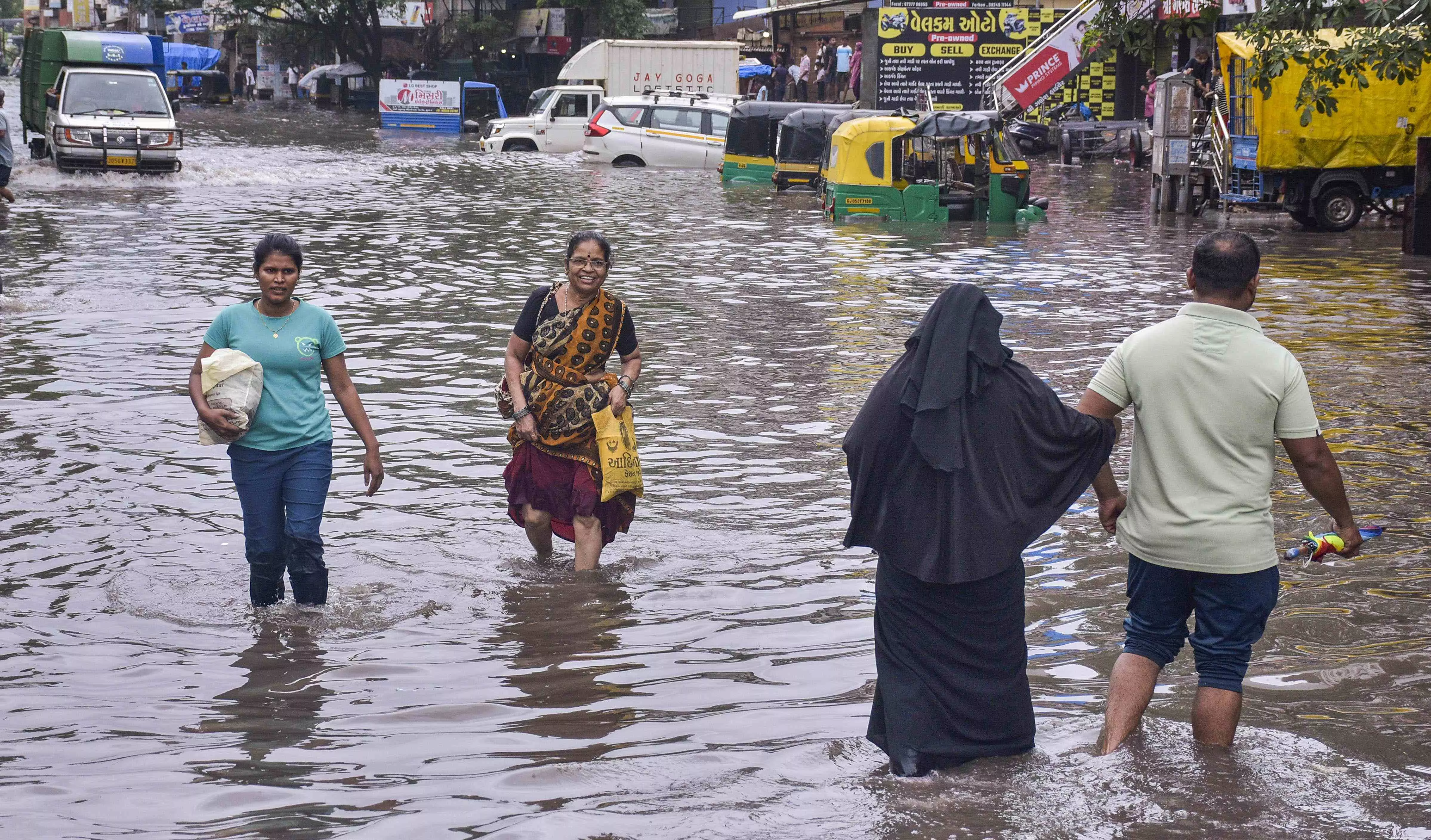 Seven killed in rain-related incidents in Gujarat, more than 6,000 relocated
