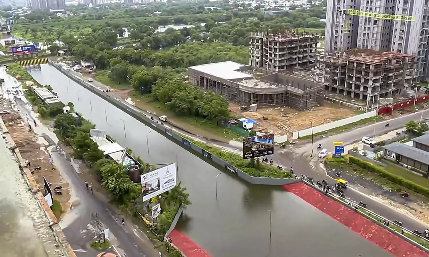 Rains claim 9 more lives in Gujarat, flood-like situation in many areas; PM holds talks with CM