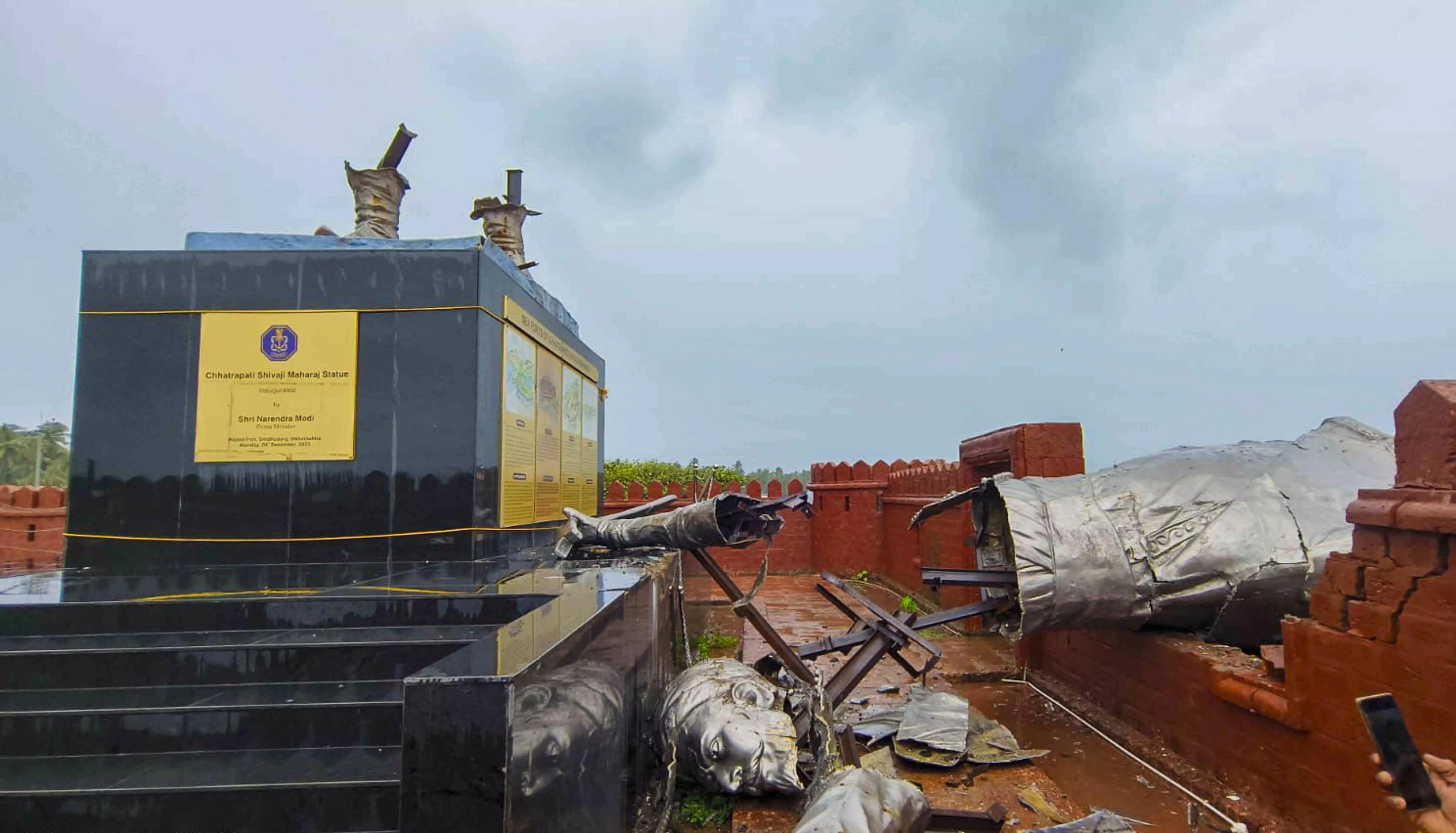 Structural consultant named in FIR in Shivaji statue collapse held from Kolhapur Structural consultant named in FIR in Shivaji statue collapse held from Kolhapur