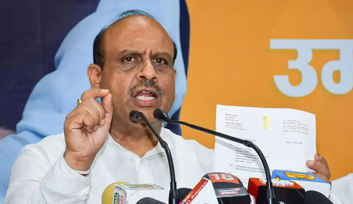 BJP MLAs meet Prez over alleged constitutional crisis in Delhi; demand dismissal of AAP govt BJP MLAs meet Prez over alleged constitutional crisis in Delhi; demand dismissal of AAP govt