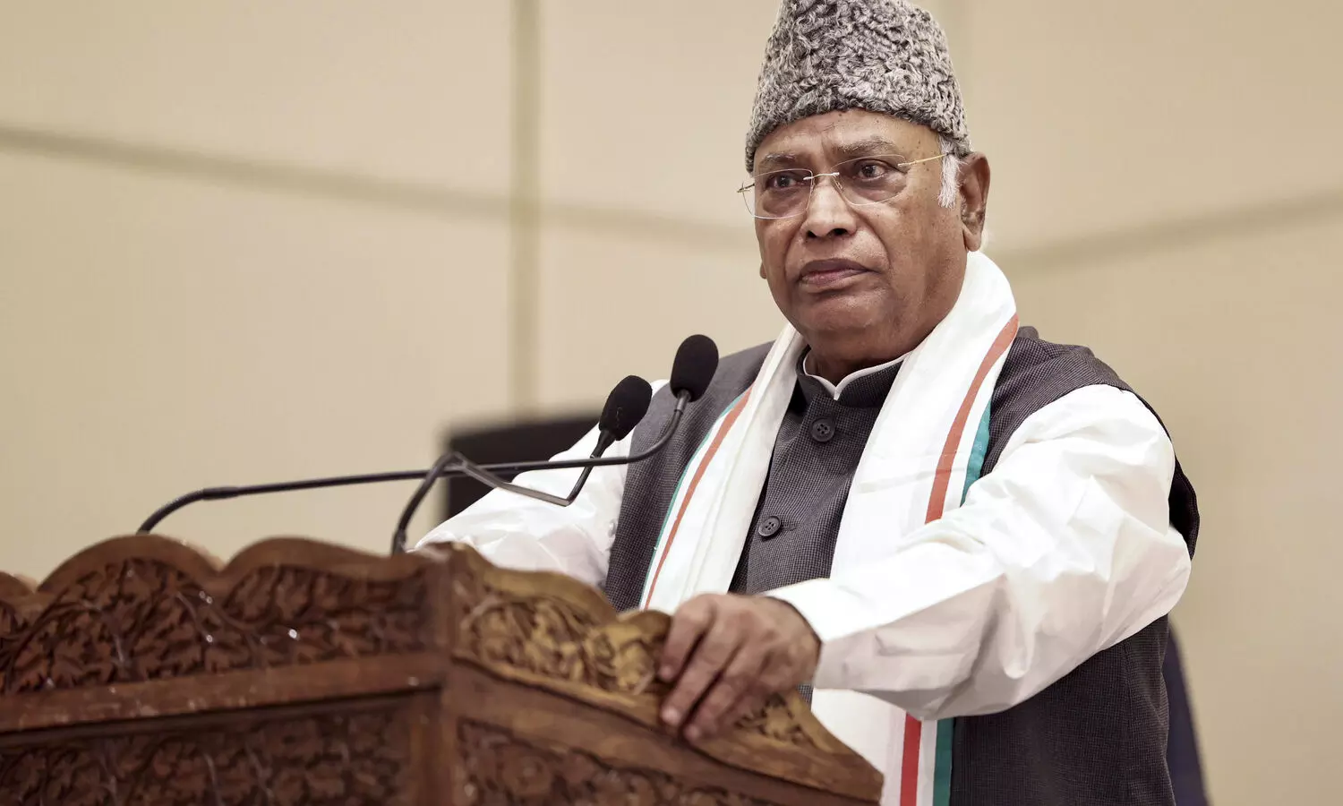 J-K youth will show exit door to Modi & Company on Oct 1: Kharge