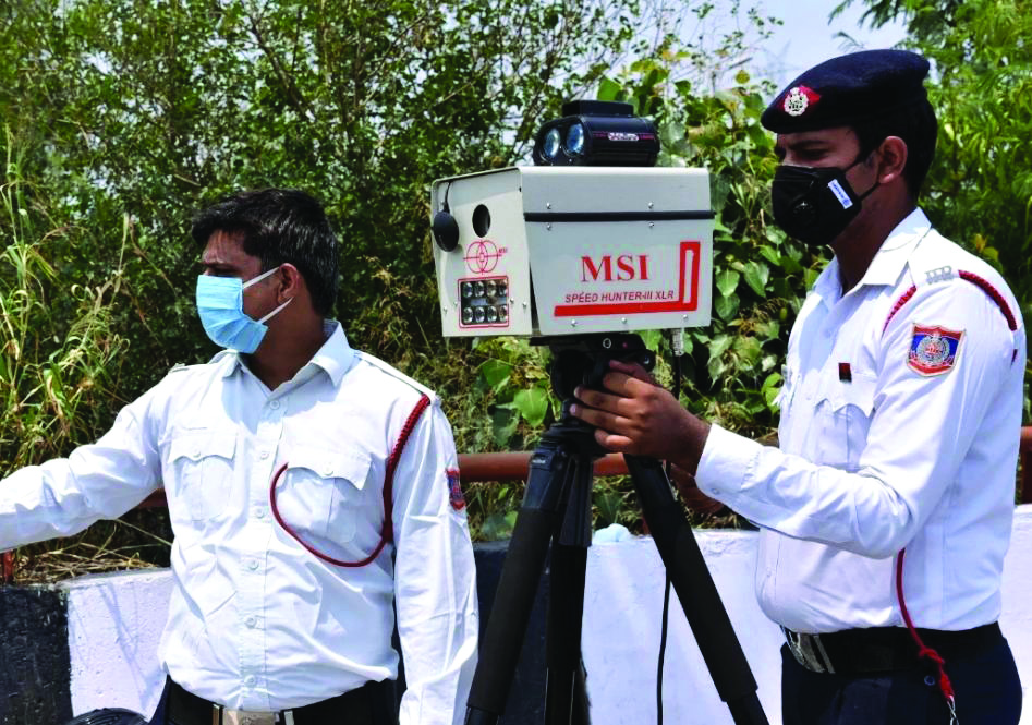 Delhi Police to acquire 300+ red light & overspeed violation detection cameras