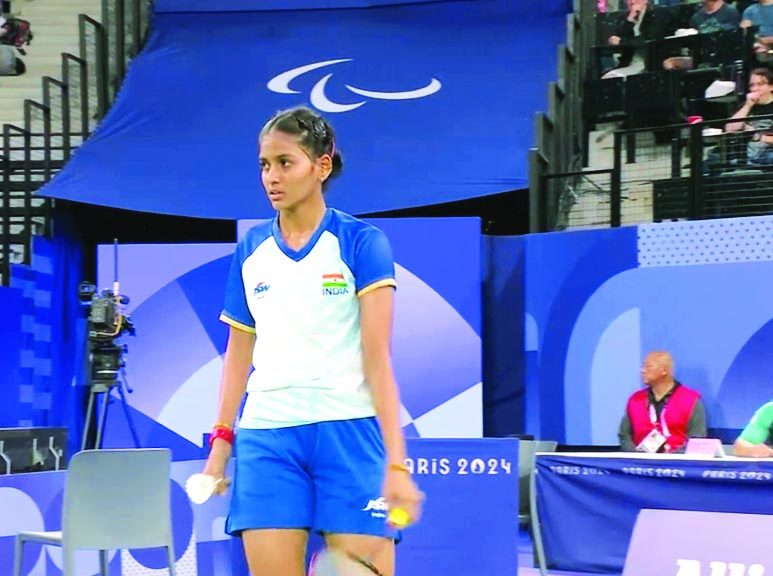 Shuttler Manisha shines but star shooter Avani misses out