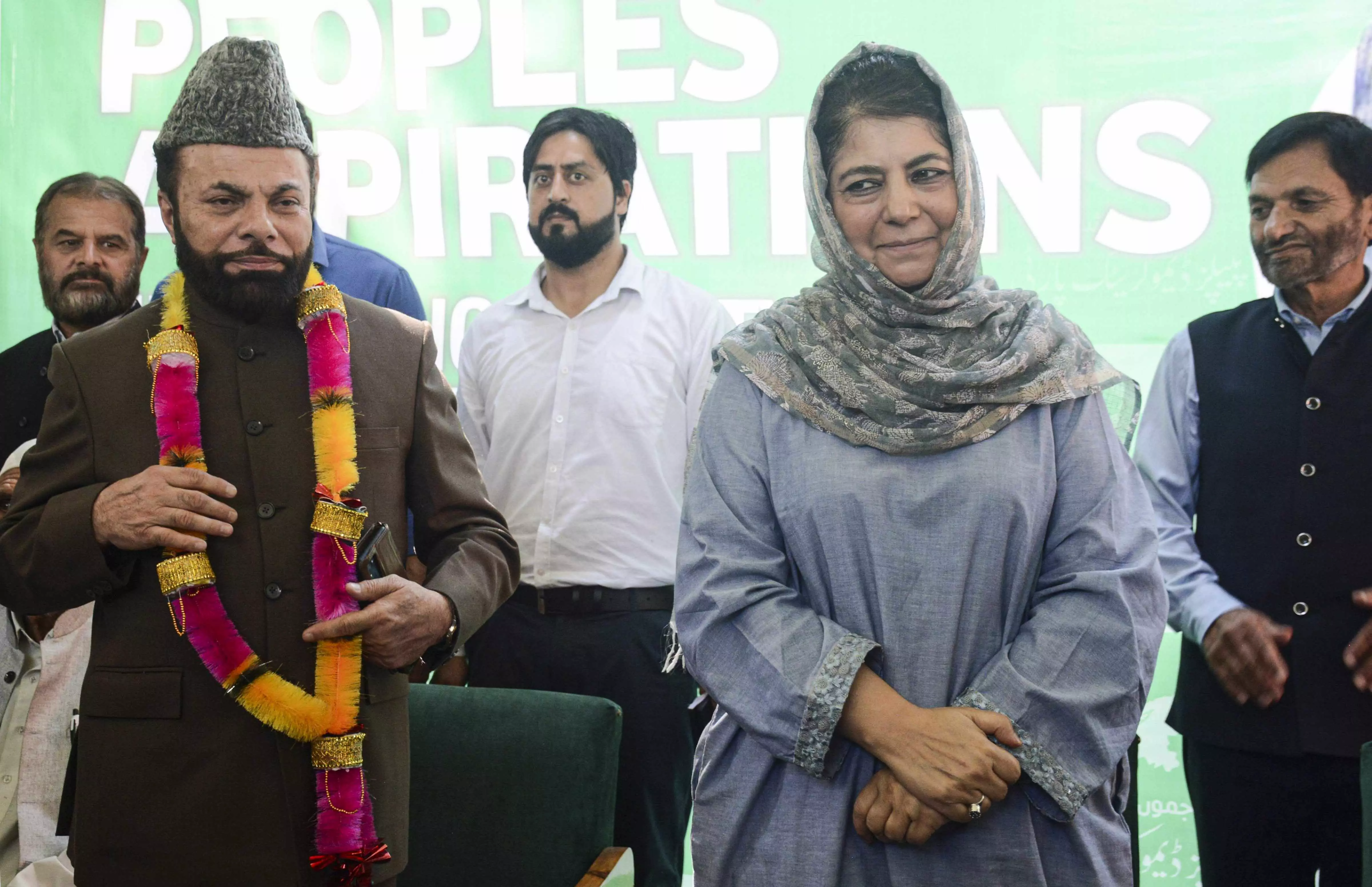 Hurriyat leader Syed Geelani joins PDP