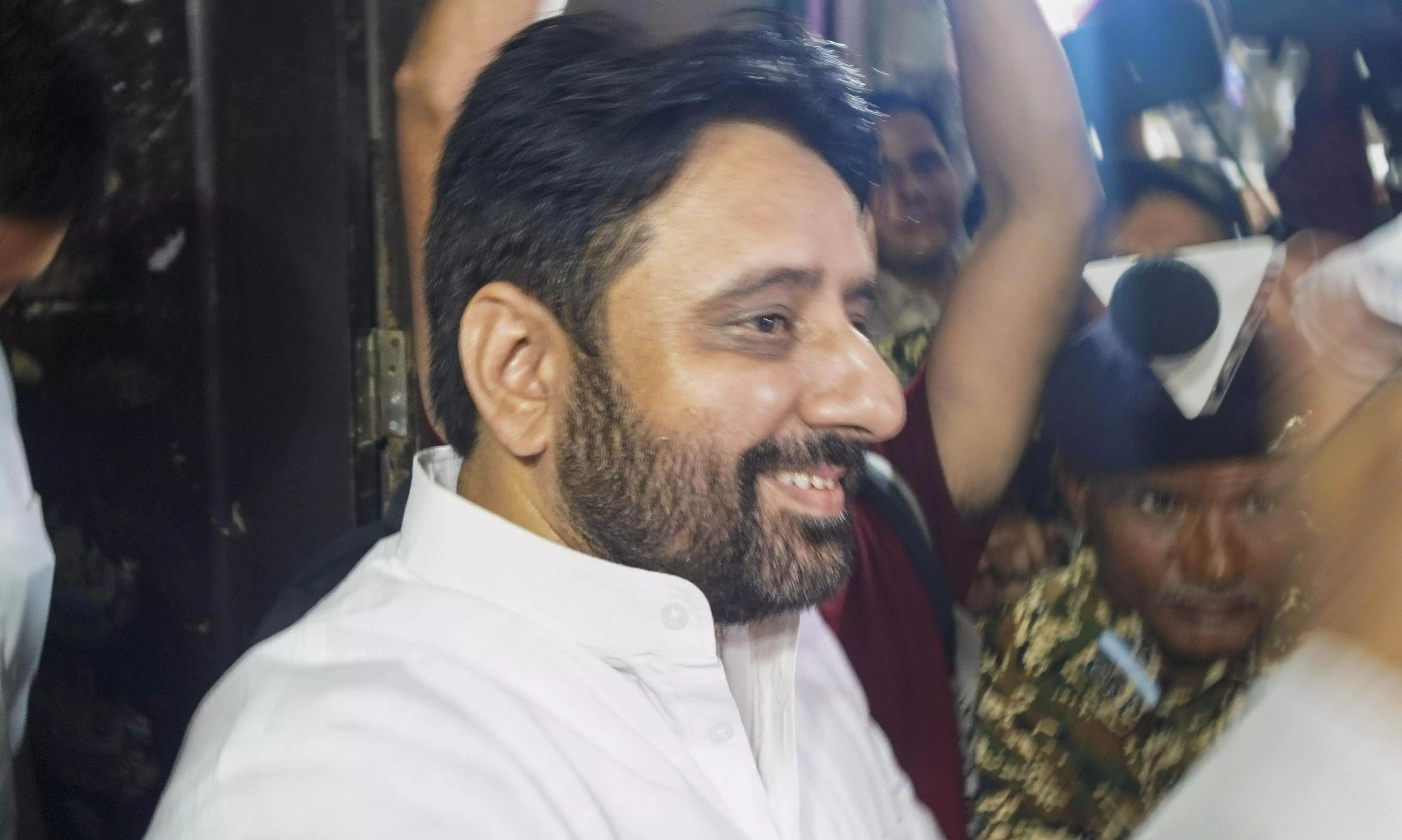 ED arrests AAP MLA Amanatullah Khan in money laundering case