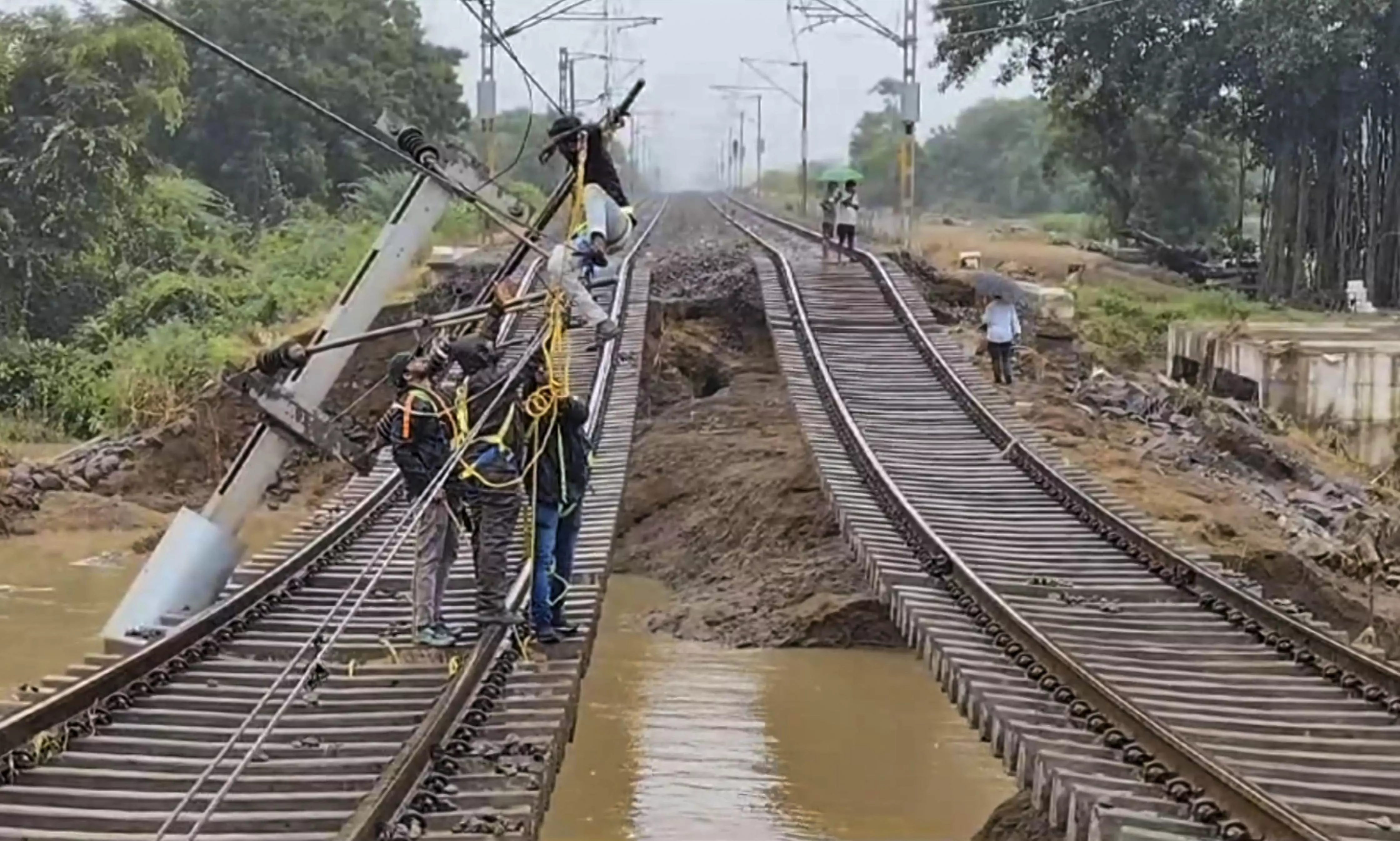 16 dead in rain-related incidents, Tgana govt urges Centre to declare floods as national calamity 16 dead in rain-related incidents, Tgana govt urges Centre to declare floods as national calamity