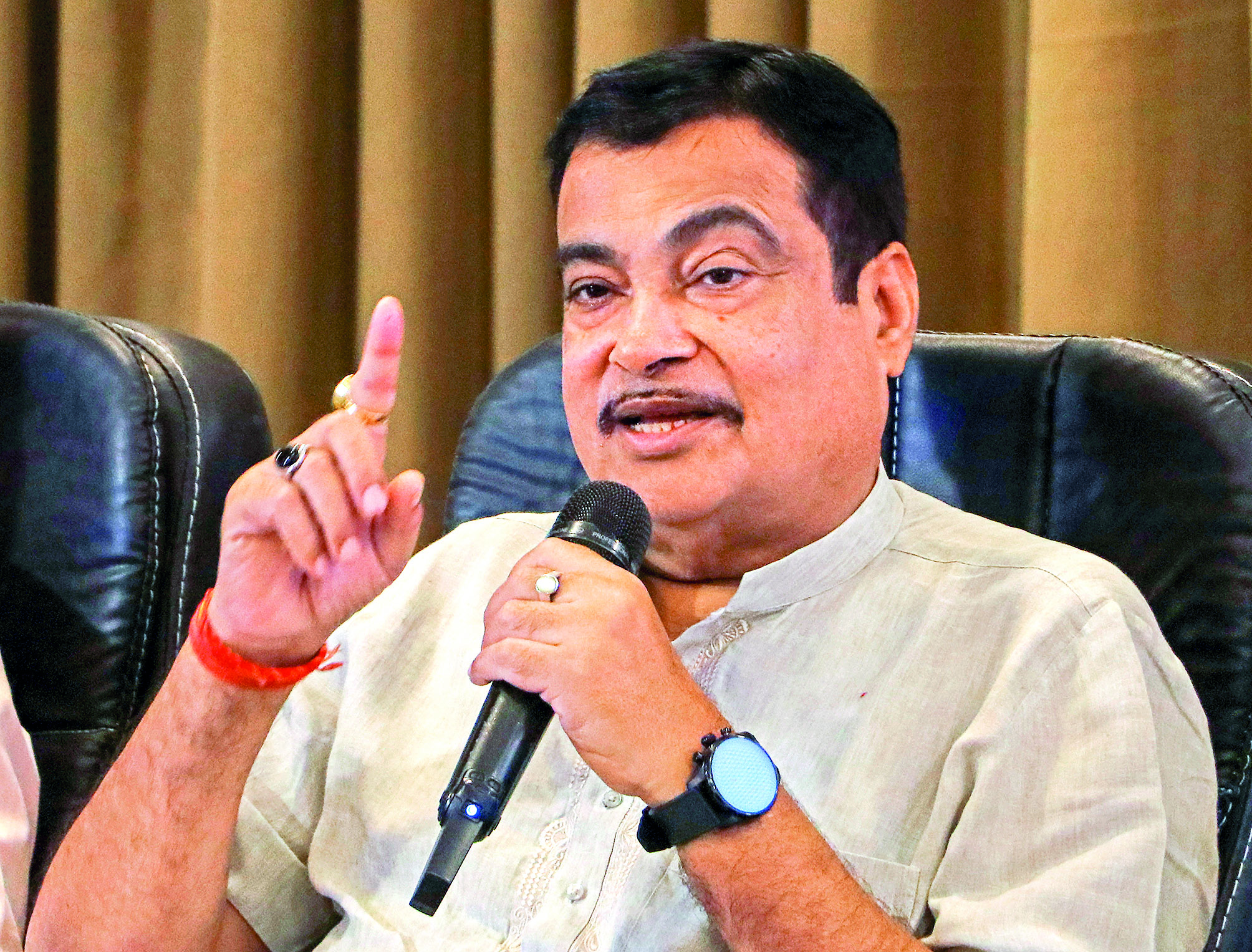 Gadkari favours 51% stake to foreign cos in joint ventures
