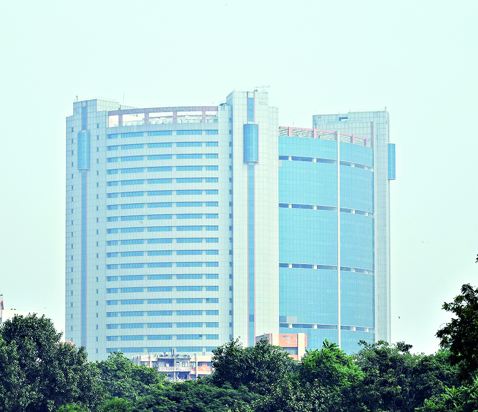 MCD invites e-tenders for 99 surface parking lots across Delhi