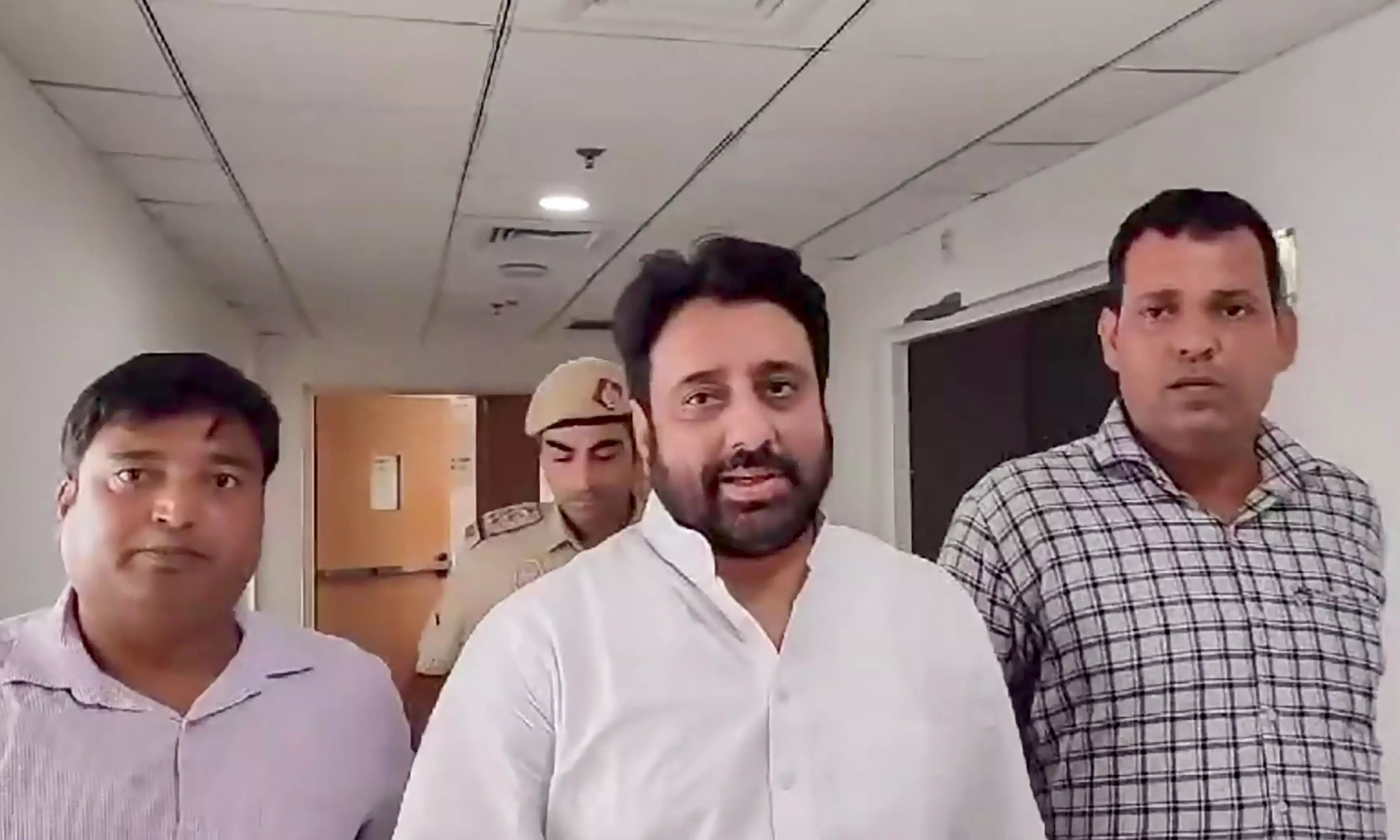 Amanatullah dealt in tainted cash transactions; avoided probe: ED