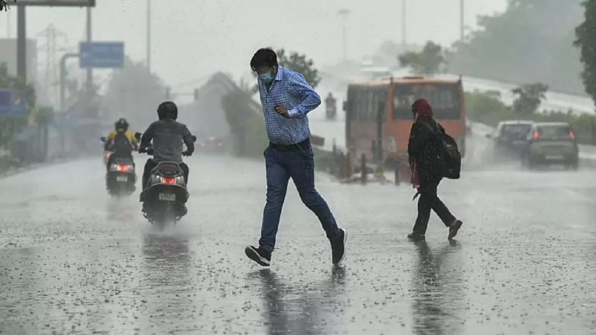 Rains seen in parts of Delhi, more showers expected Rains seen in parts of Delhi, more showers expected