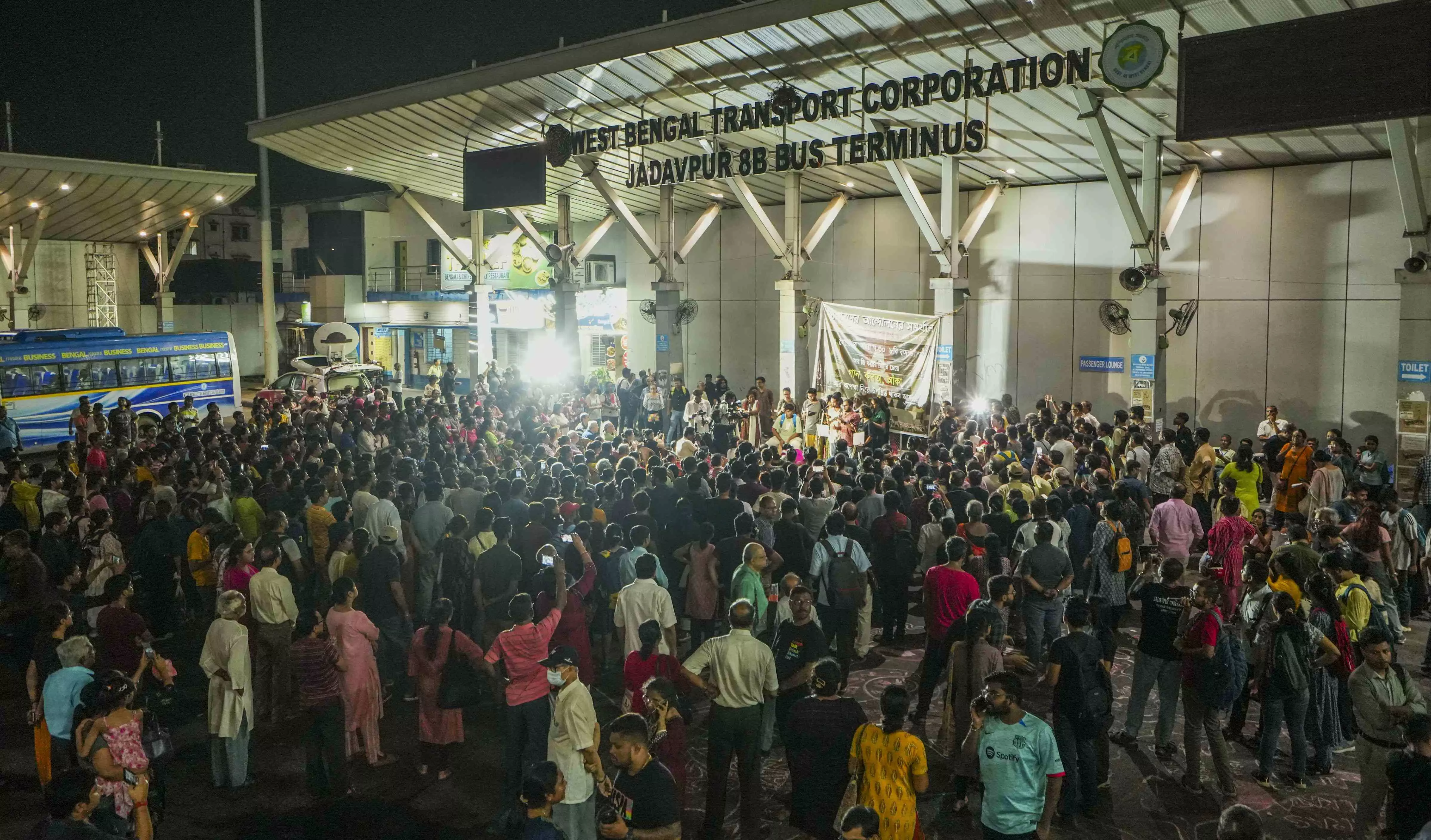 ‘Reclaim the Night’: Thousands rally across Bengal, police pick up two for misbehaving with women ‘Reclaim the Night’: Thousands rally across Bengal, police pick up two for misbehaving with women