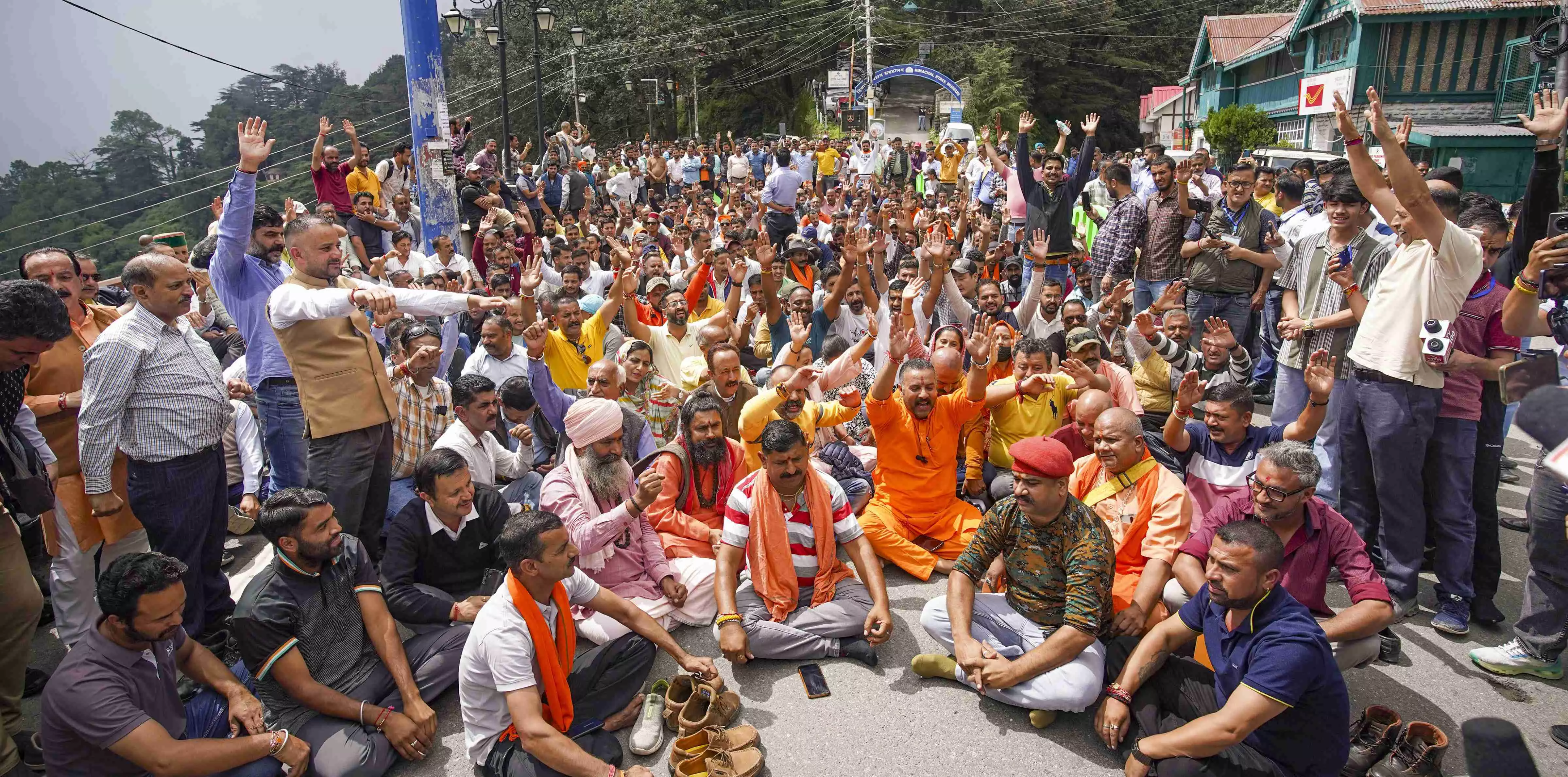 Hindu right bodies stage mass protest in Shimla over illegal mosque Hindu right bodies stage mass protest in Shimla over illegal mosque