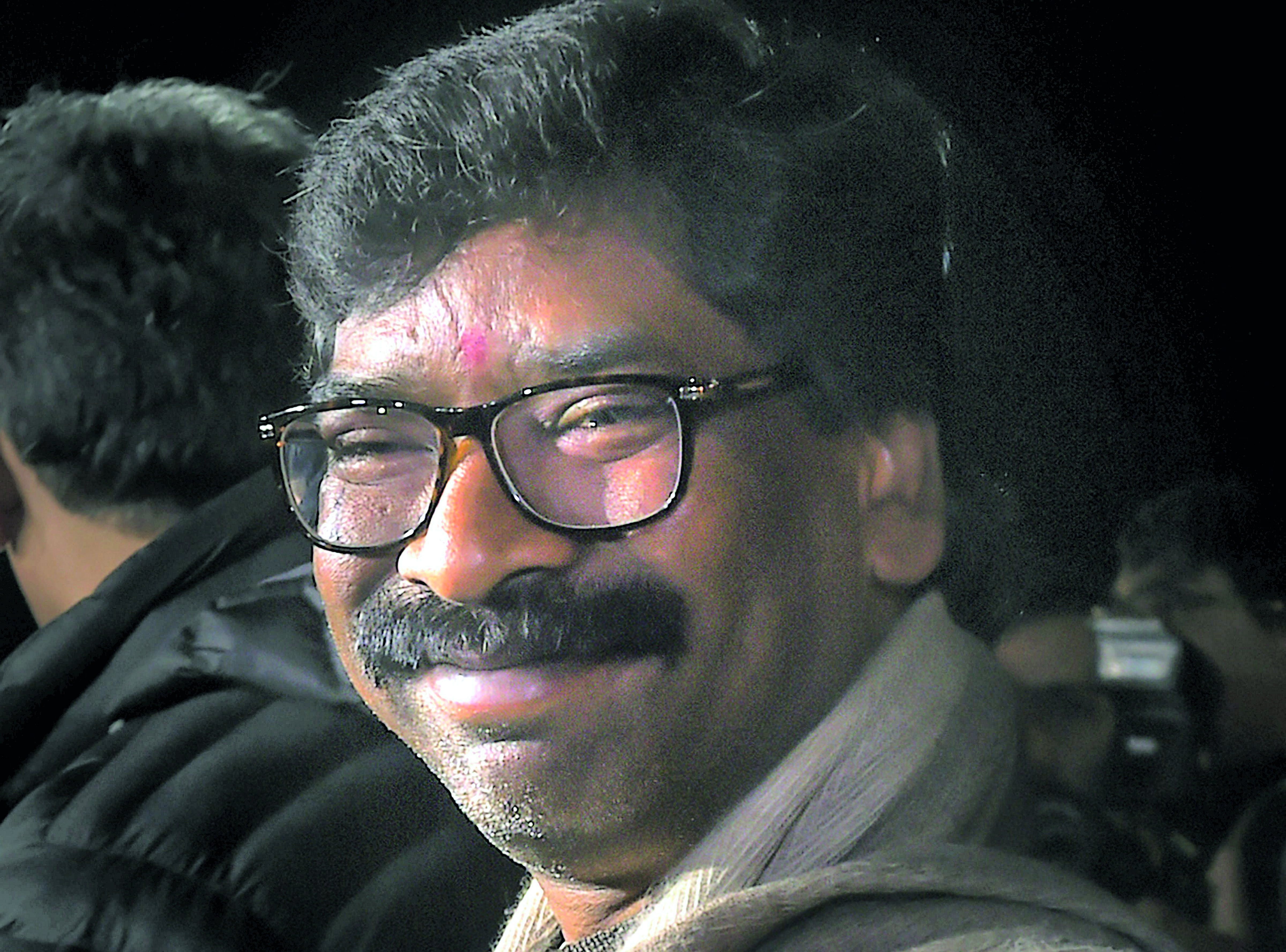 BJP poaches MLAs, MPs; party will be driven out of Jharkhand forever after polls: CM Soren BJP poaches MLAs, MPs; party will be driven out of Jharkhand forever after polls: CM Soren