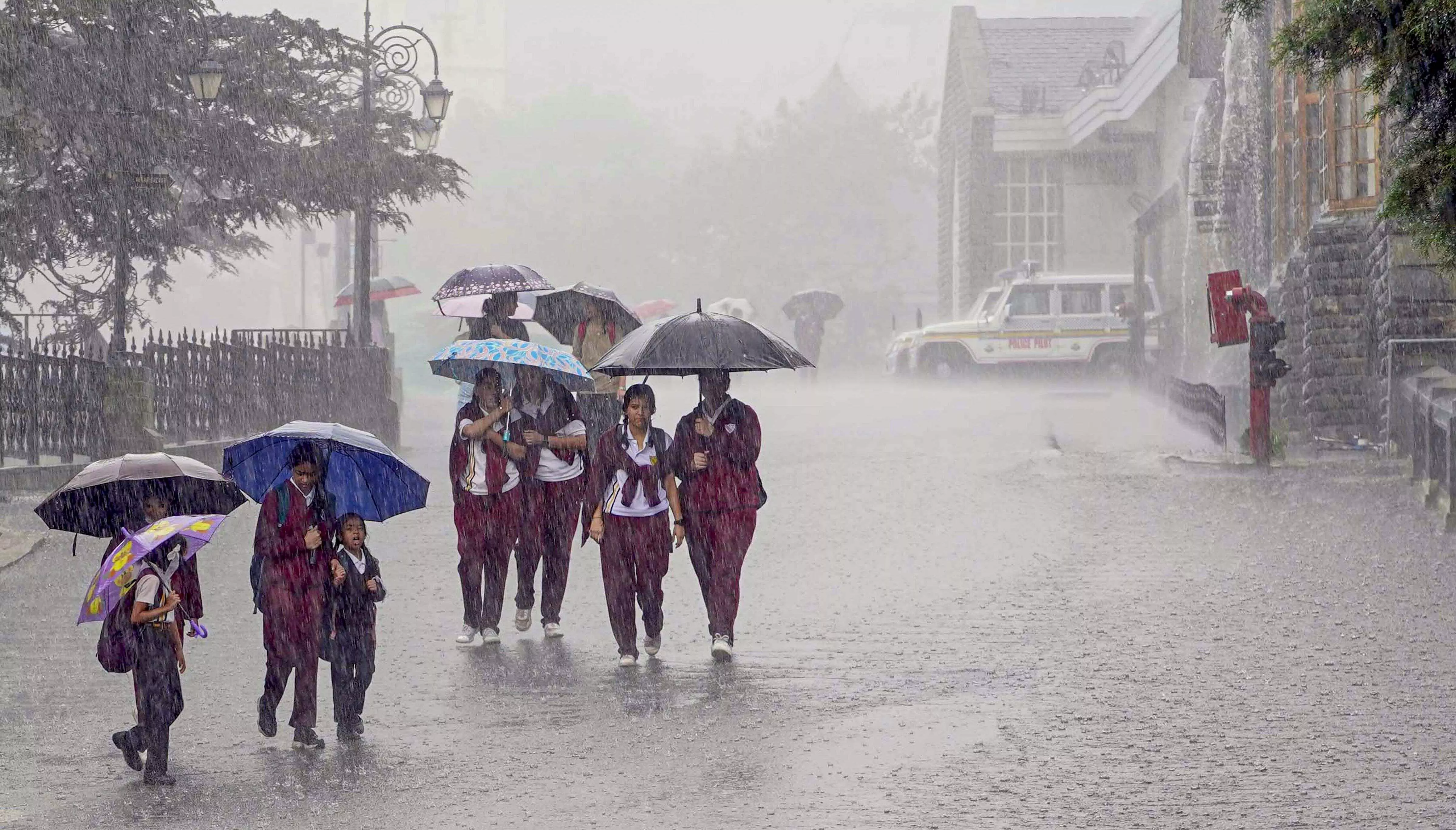 47 roads closed in Himachal, 3 districts under risk of low flash floods