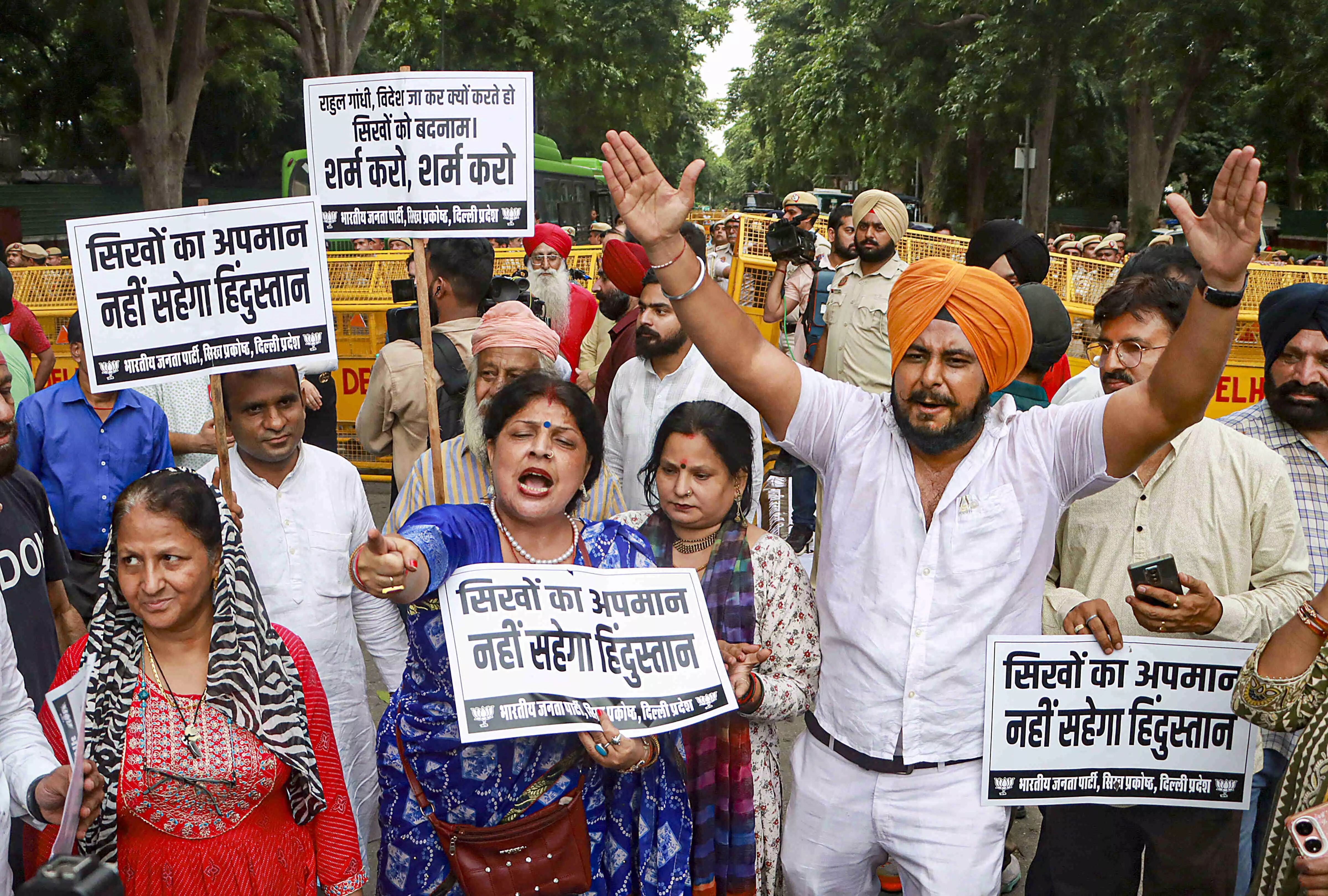 BJPs Sikh cell members protest against Rahul, demand apology over his remarks BJPs Sikh cell members protest against Rahul, demand apology over his remarks