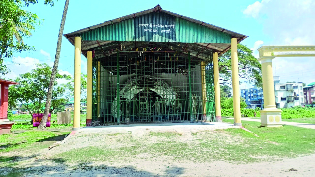 Preparations begin for 515th Durga Puja at Baikunthapur Rajbari