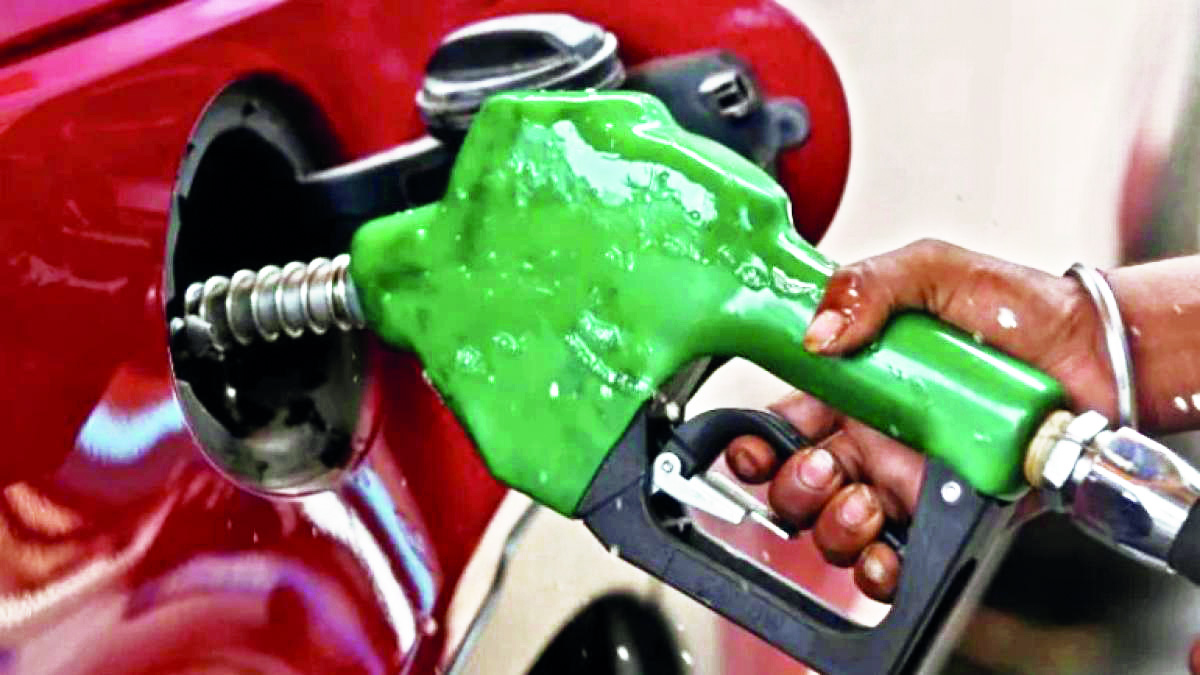 Oil prices fall: Petrol & diesel price cut if decline sustained