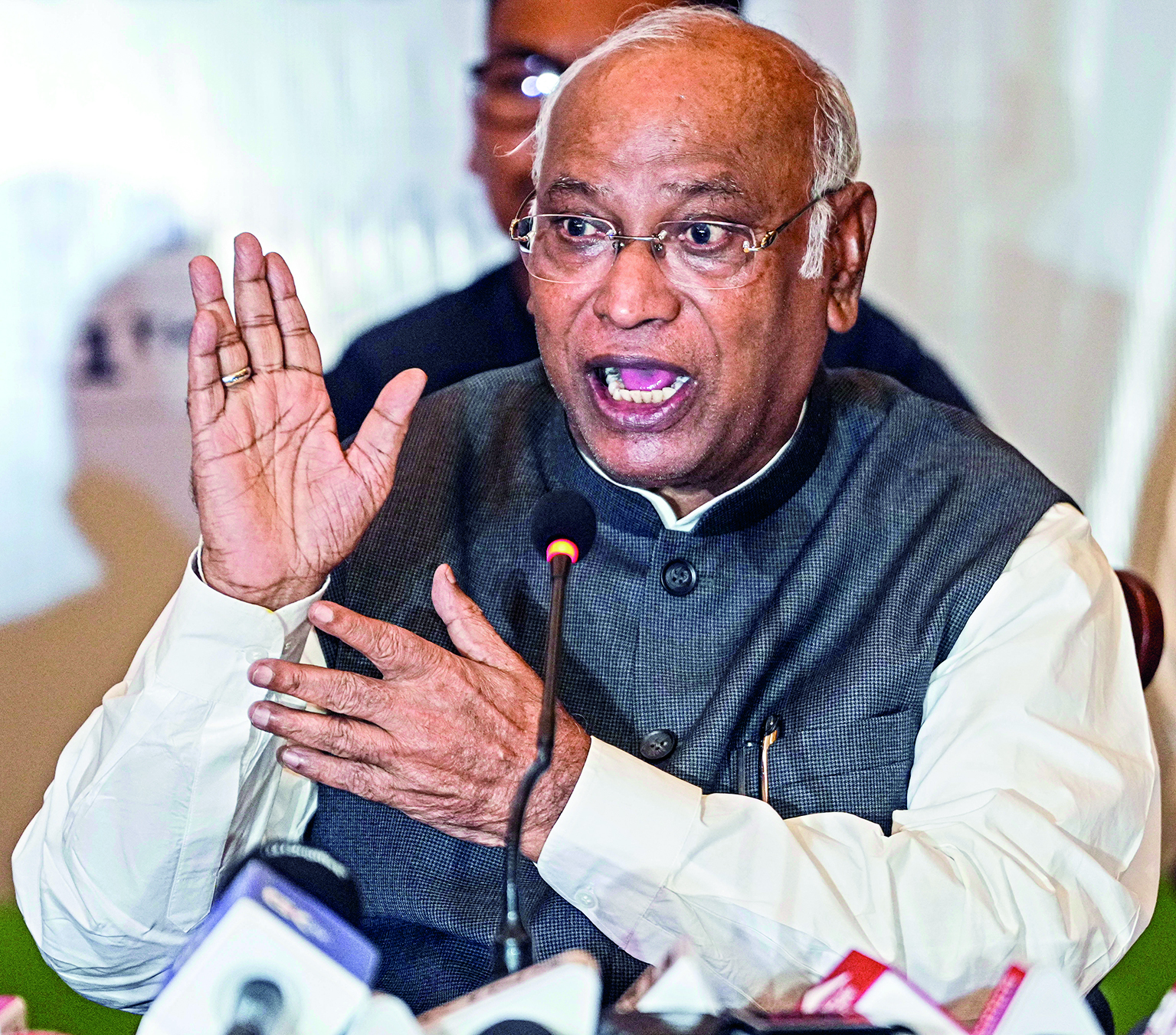 Your govt is ‘vacillating’, Kharge mocks PM’s 100-day agenda